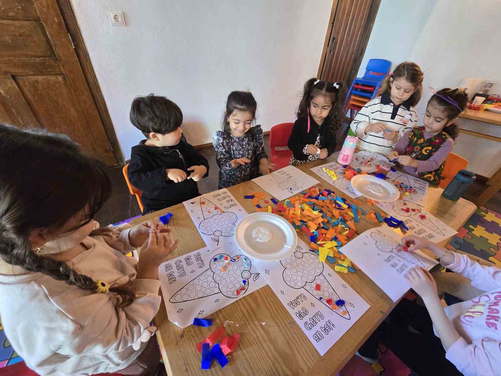 Muğla Büyükşehir’den her yaşa dokunan sosyal hizmet atölyeleri
Muğla Büyükşehir’den her yaşa dokunan sosyal hizmet atölyeleri