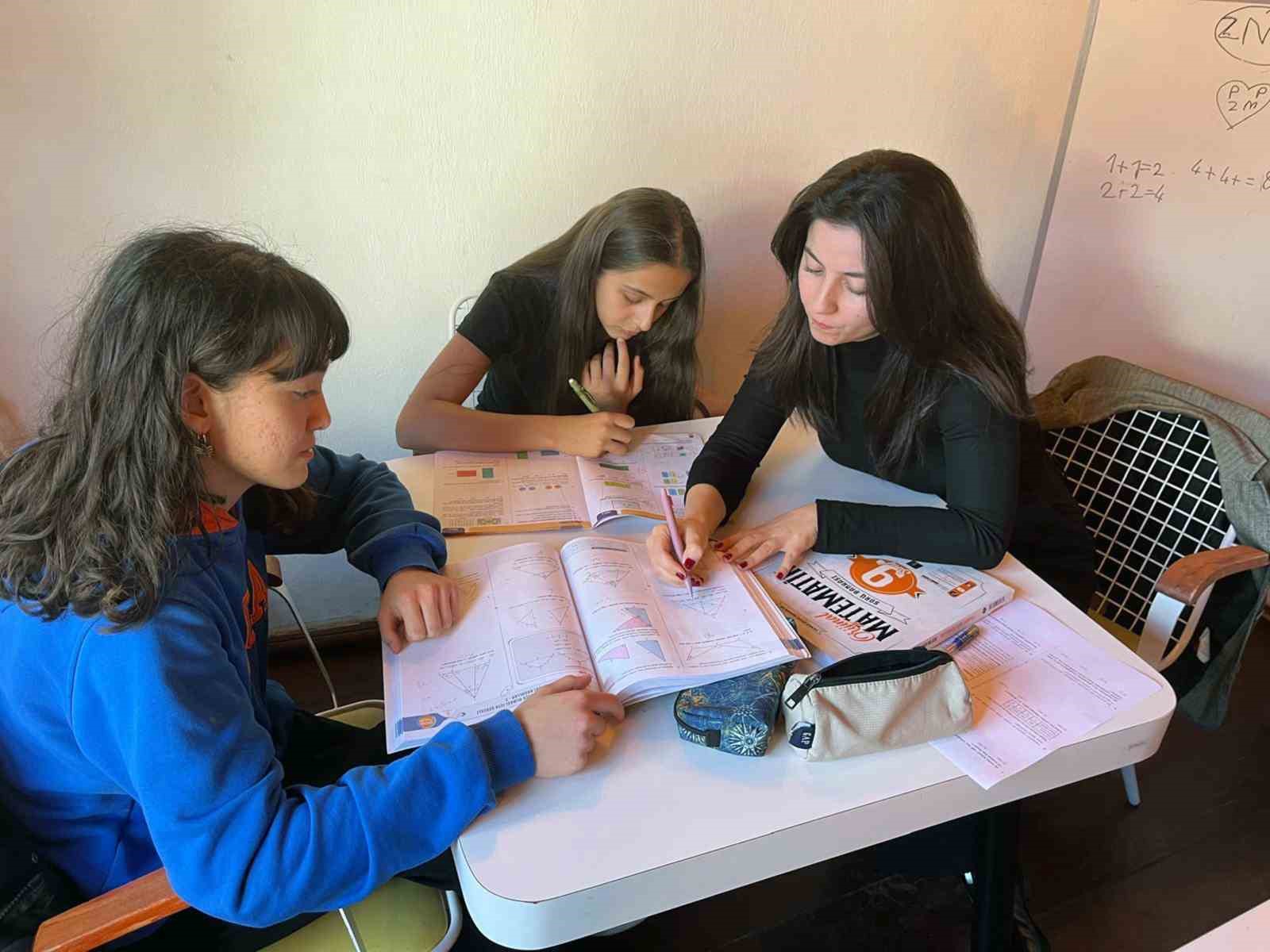 Muğla Büyükşehir’den her yaşa dokunan sosyal hizmet atölyeleri
Muğla Büyükşehir’den her yaşa dokunan sosyal hizmet atölyeleri