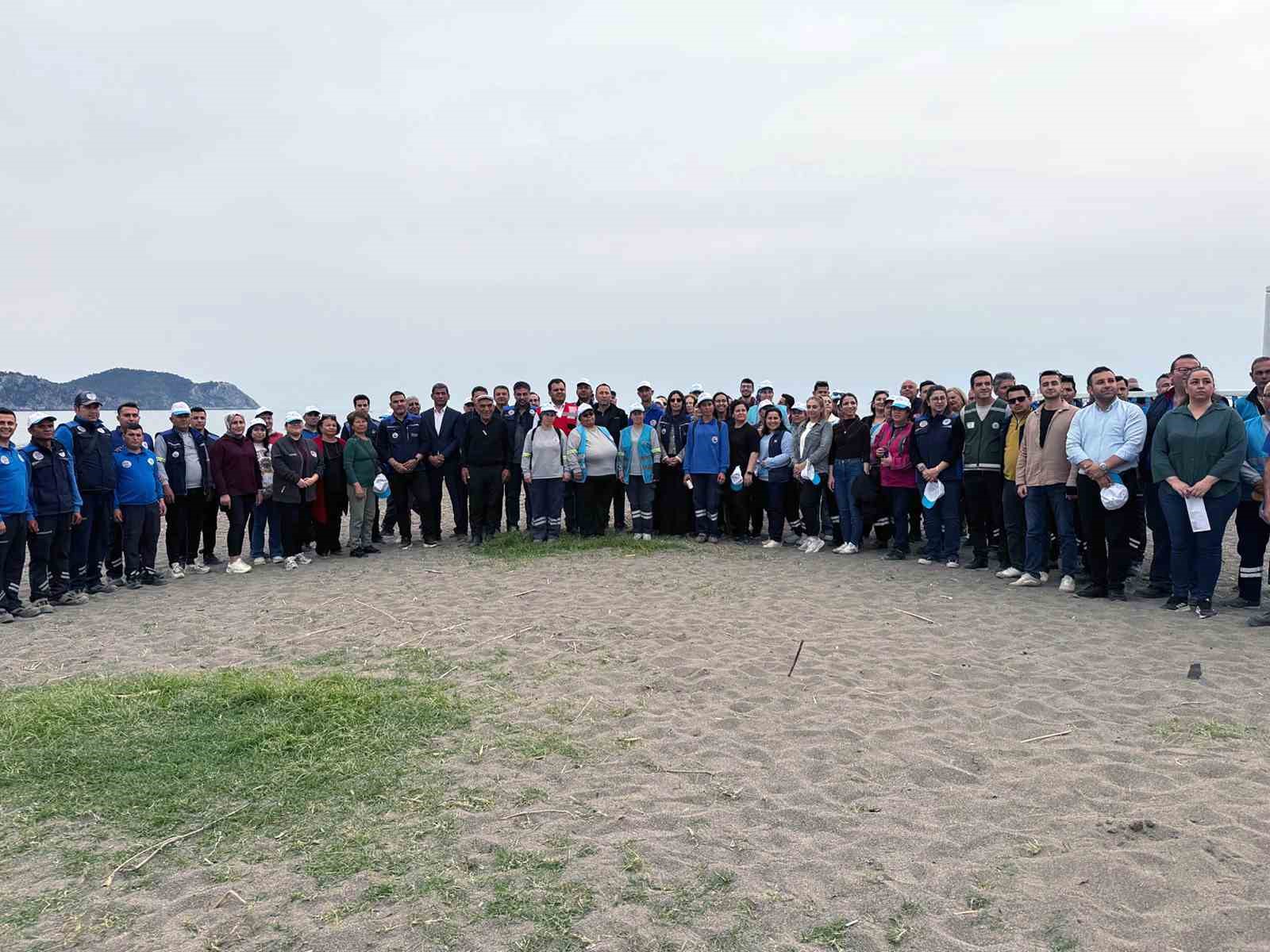 Muğla Büyükşehir’den sahillerde temizlik seferberliği
