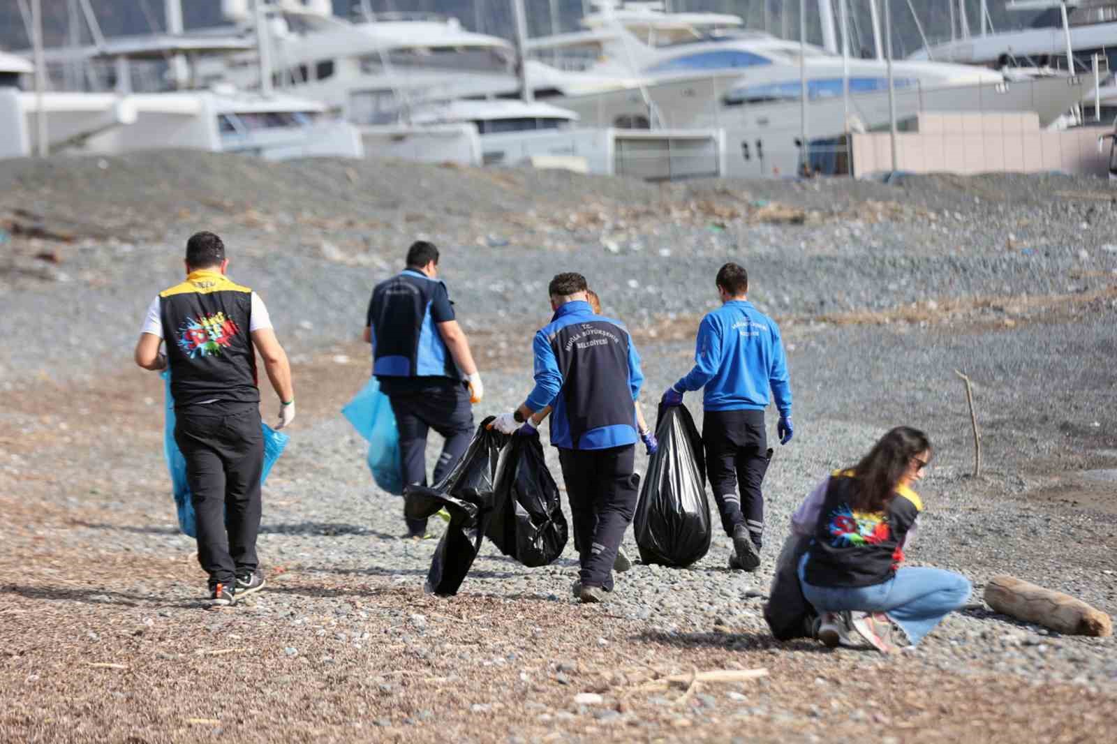 Muğla Büyükşehir’den temizlik seferberliği
Muğla Büyükşehir’den temizlik seferberliği