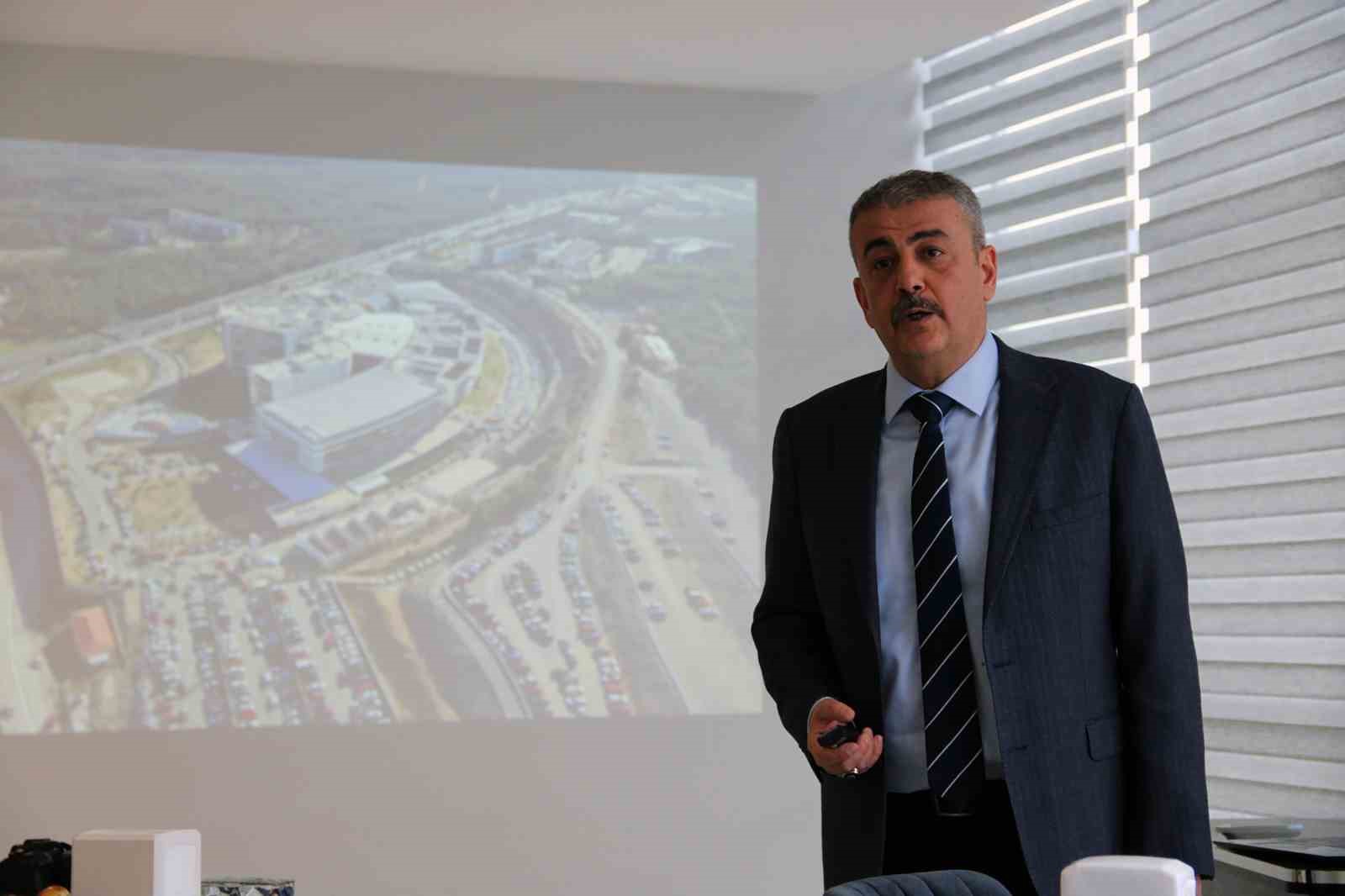 Muğla EAH Başhekimi Prof. Dr. Acar: "Günlük 6 bin 500 poliklinik hizmeti sunuyoruz"
Muğla EAH Başhekimi Prof. Dr. Acar: "Günlük 6 bin 500 poliklinik hizmeti sunuyoruz"