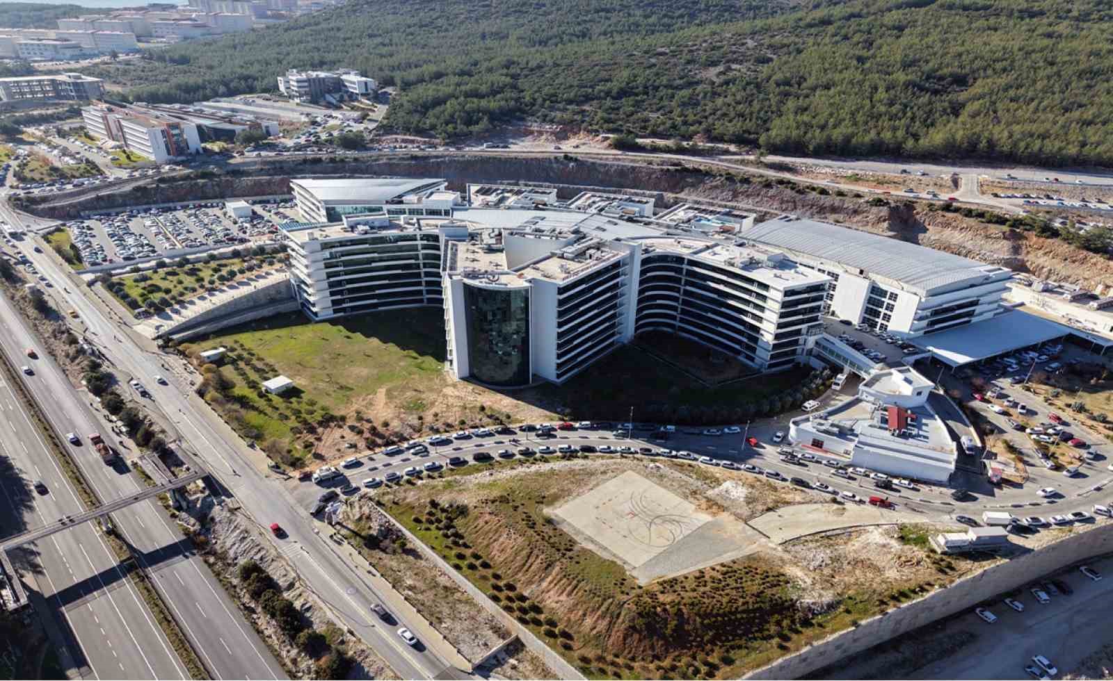 Muğla EAH Başhekimi Prof. Dr. Acar: "Günlük 6 bin 500 poliklinik hizmeti sunuyoruz"
Muğla EAH Başhekimi Prof. Dr. Acar: "Günlük 6 bin 500 poliklinik hizmeti sunuyoruz"