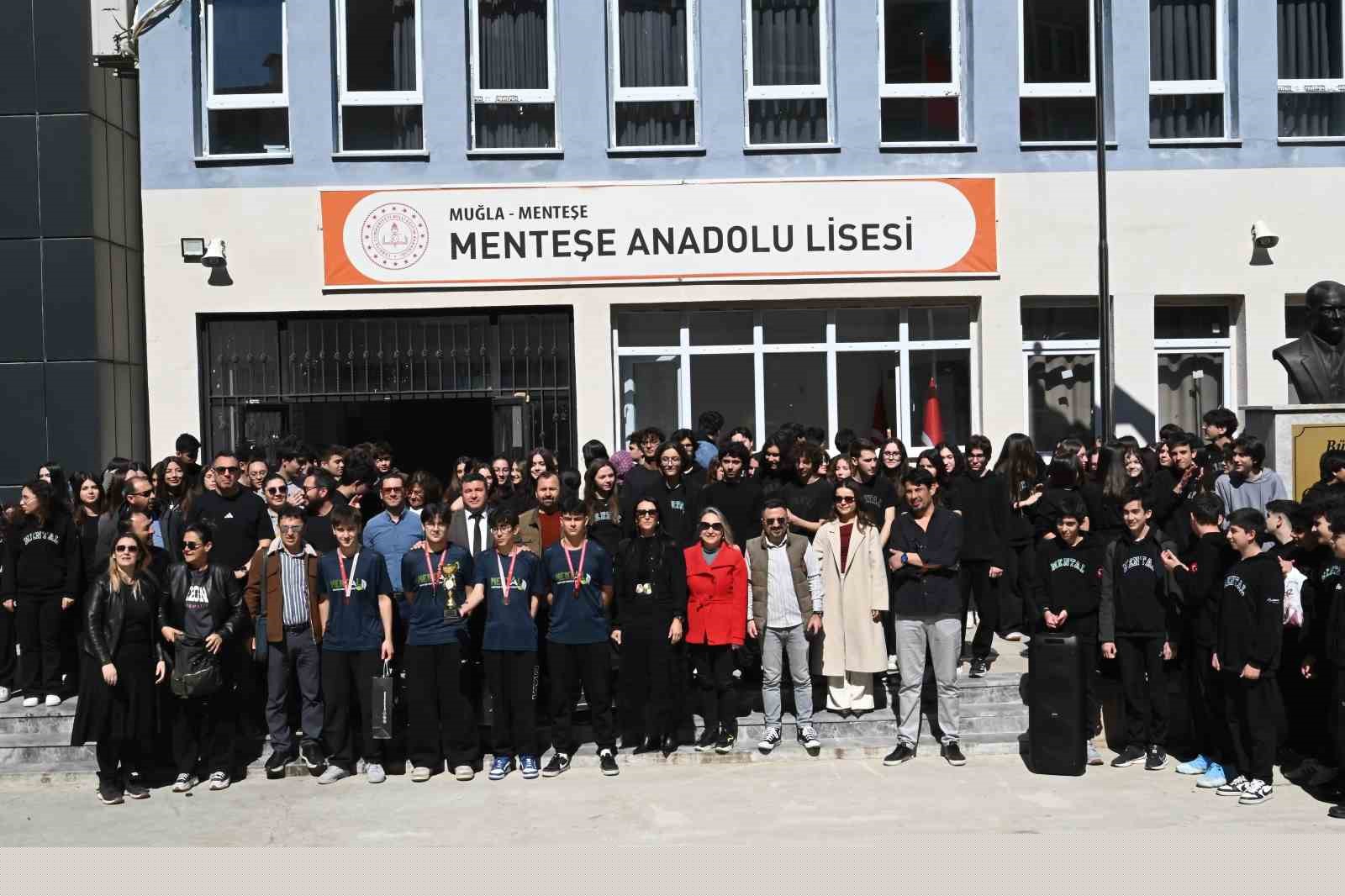 Muğla Menteşe Anadolu Lisesi’nde coşkulu karşılama

