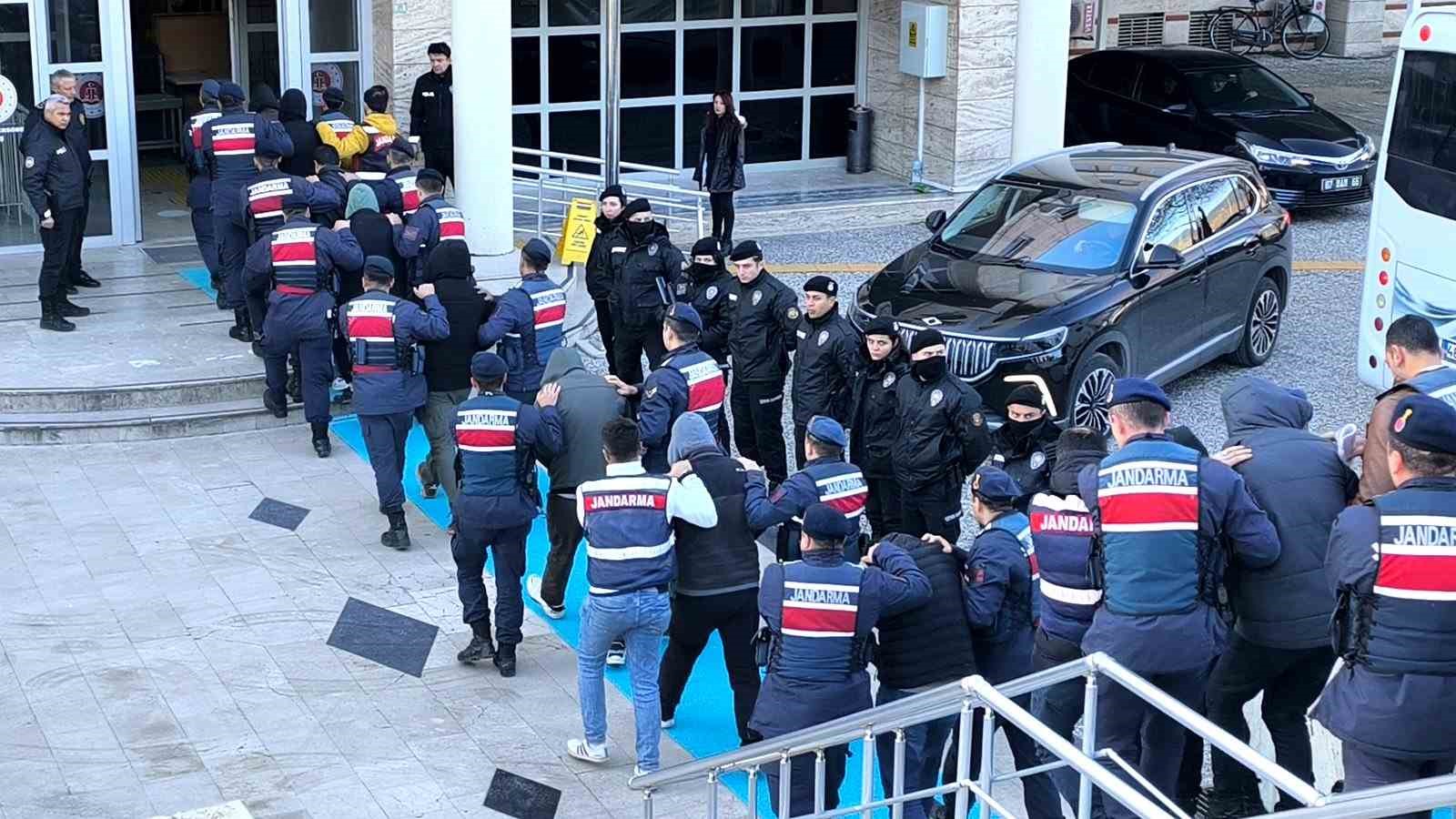 Muğla merkezli 4 ilde DEAŞ operasyonu: "18 şüpheli adliyeye sevk edildi"
