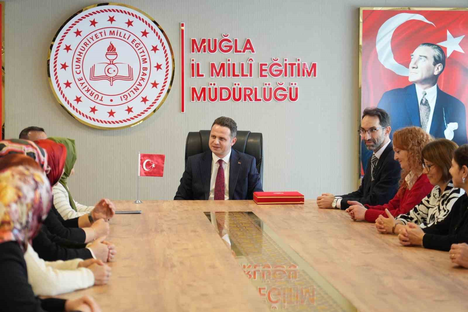 Muğla Olgunlaşma Enstitüsü tarafından "Bayrak Sevgisi" el emeğiyle taçlandı
