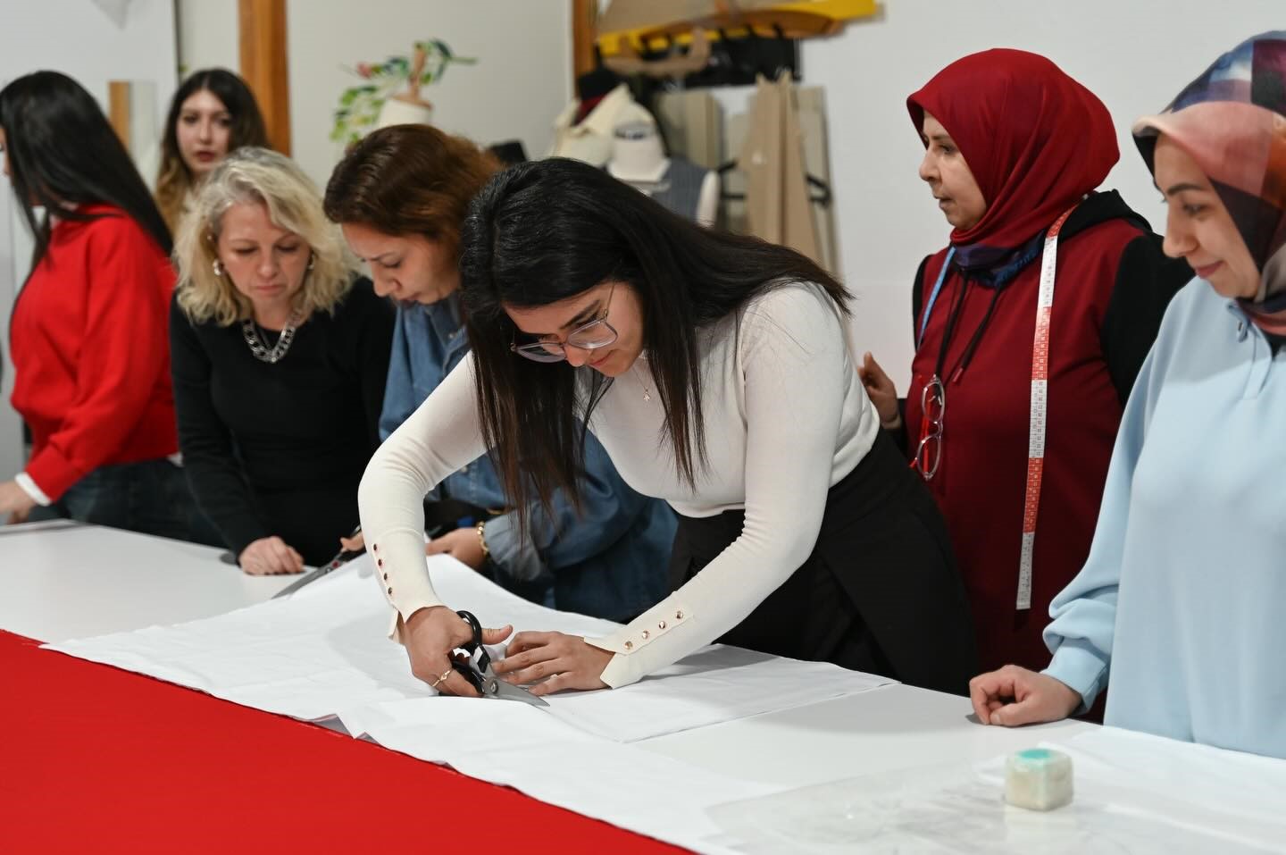 Muğla Olgunlaşma Enstitüsü’nde Bayrak Dikim Kursu tamamlandı
