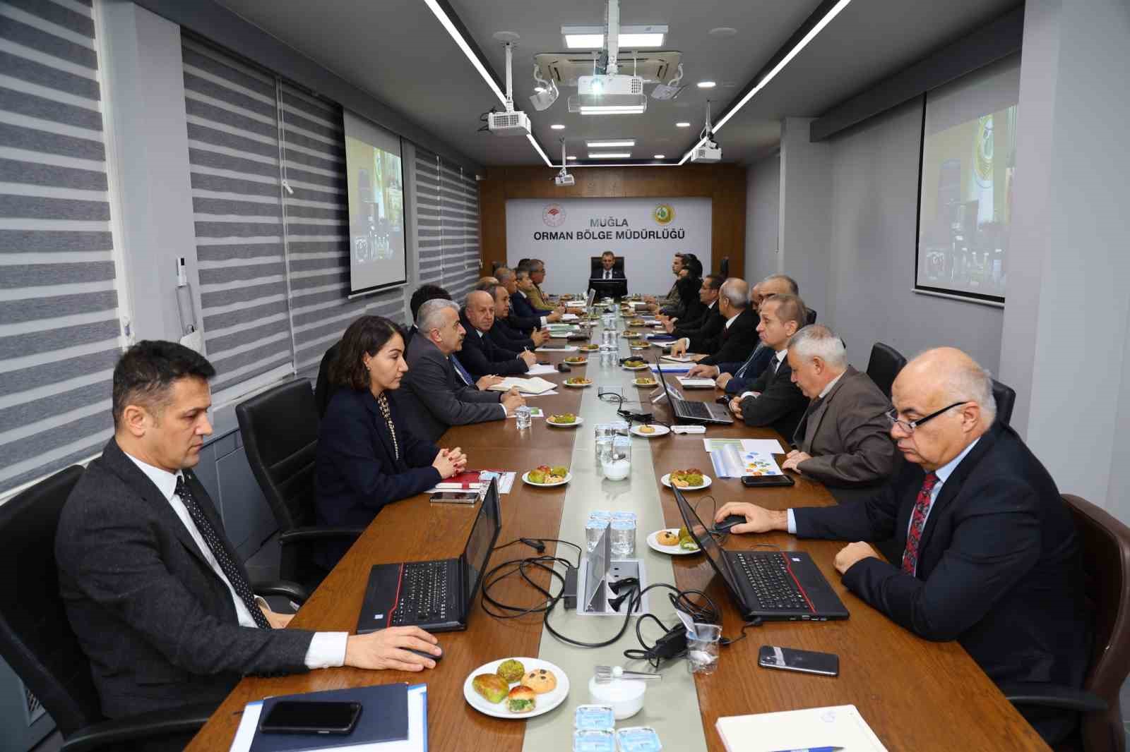 Muğla Orman Bölge Müdürlüğü’nde Faaliyet Değerlendirme Toplantısı gerçekleştirildi
