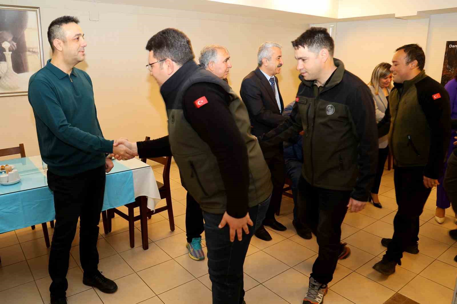 Muğla Orman Bölge Müdürlüğü’nde ilk mesai bayramlaşma heyecanıyla başladı
