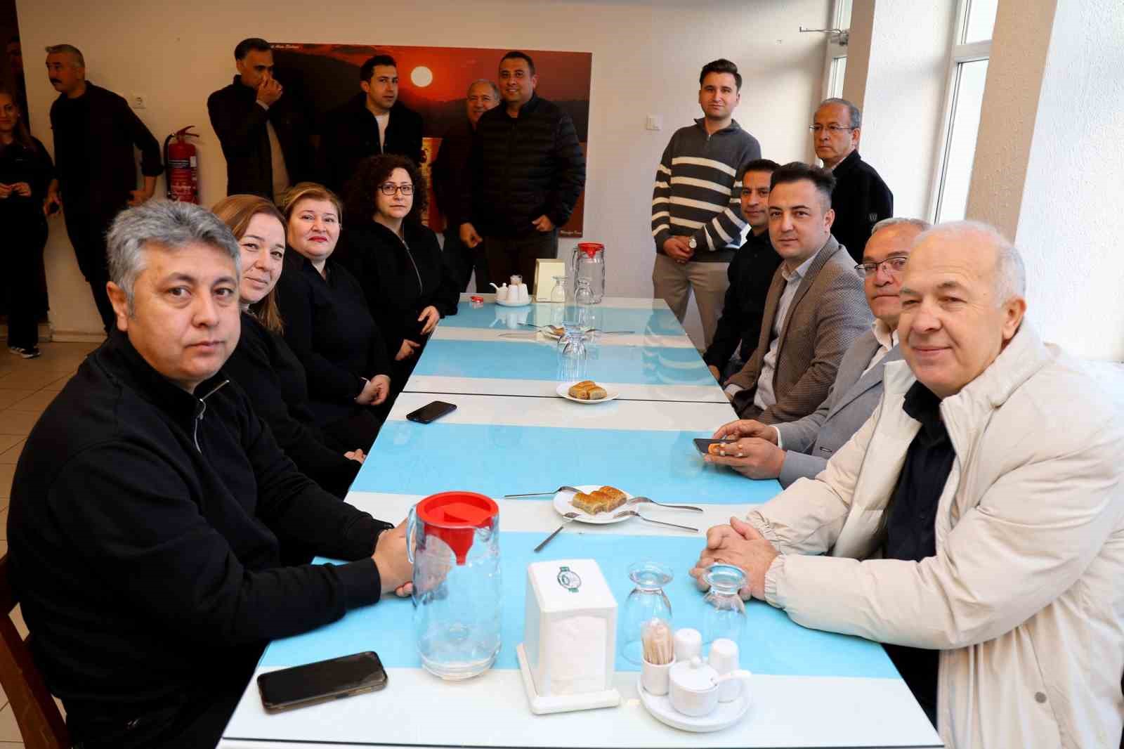 Muğla Orman Bölge Müdürlüğü’nde ilk mesai bayramlaşma heyecanıyla başladı
