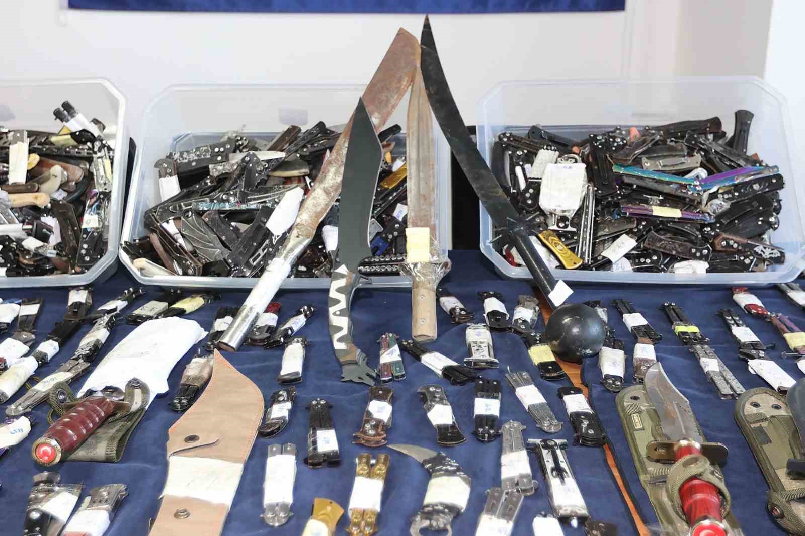 Muğla otogarlarında bir yılda cephanelik gibi bıçak ve silah ele geçirildi
