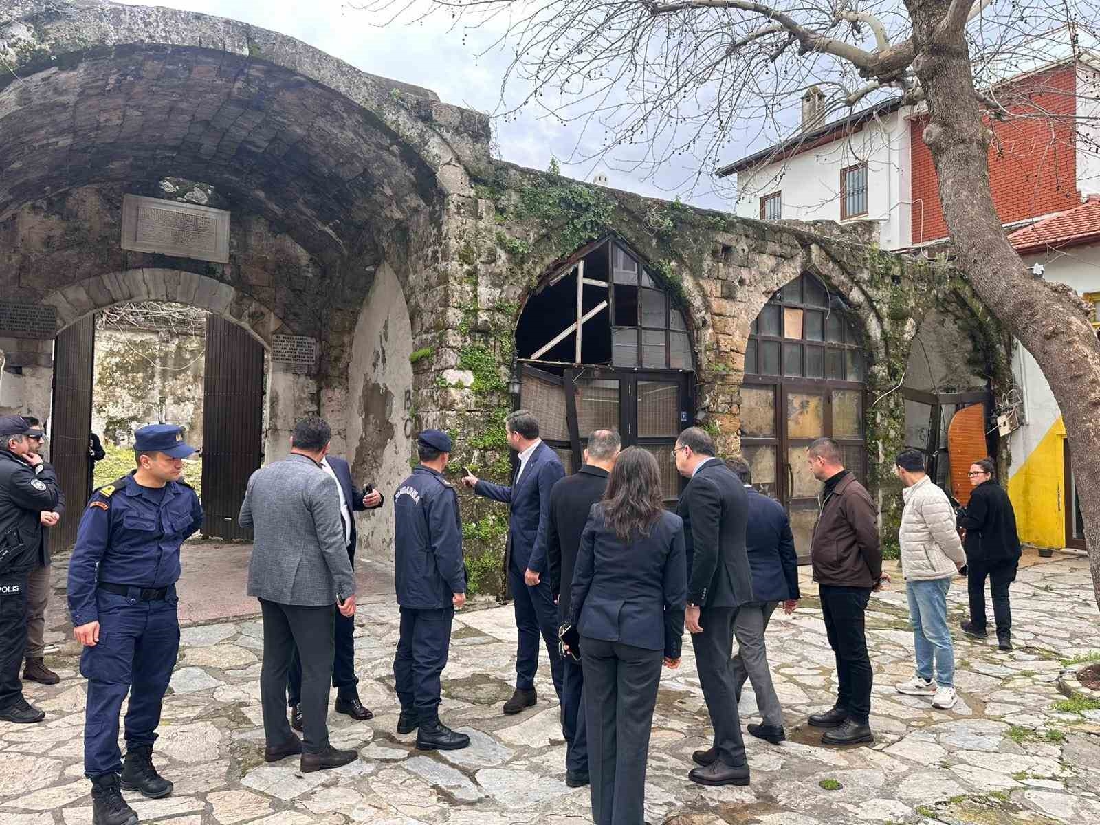 Muğla Valisi Akbıyık, Marmaris’te incelemelerde bulundu
