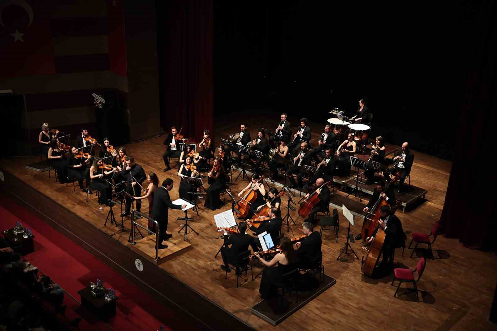 Muğla ve Kuzey Kıbrıs aynı sahneyi paylaştı
Muğla ve Kuzey Kıbrıs aynı sahneyi paylaştı