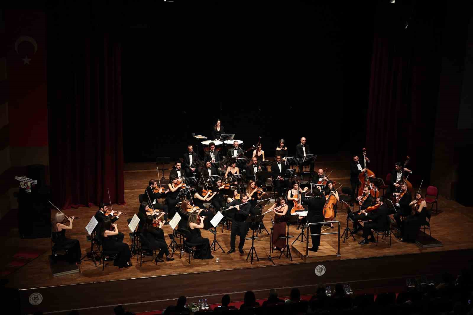 Muğla ve Kuzey Kıbrıs aynı sahneyi paylaştı
Muğla ve Kuzey Kıbrıs aynı sahneyi paylaştı