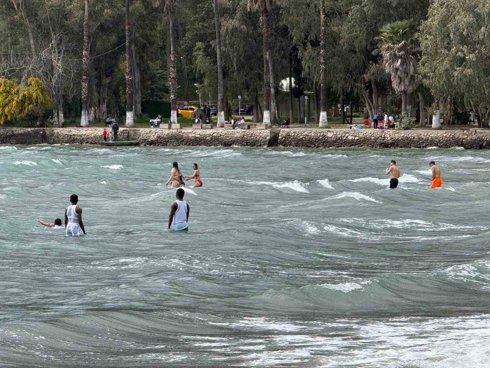 Muğla’da deniz sezonu erken açıldı
