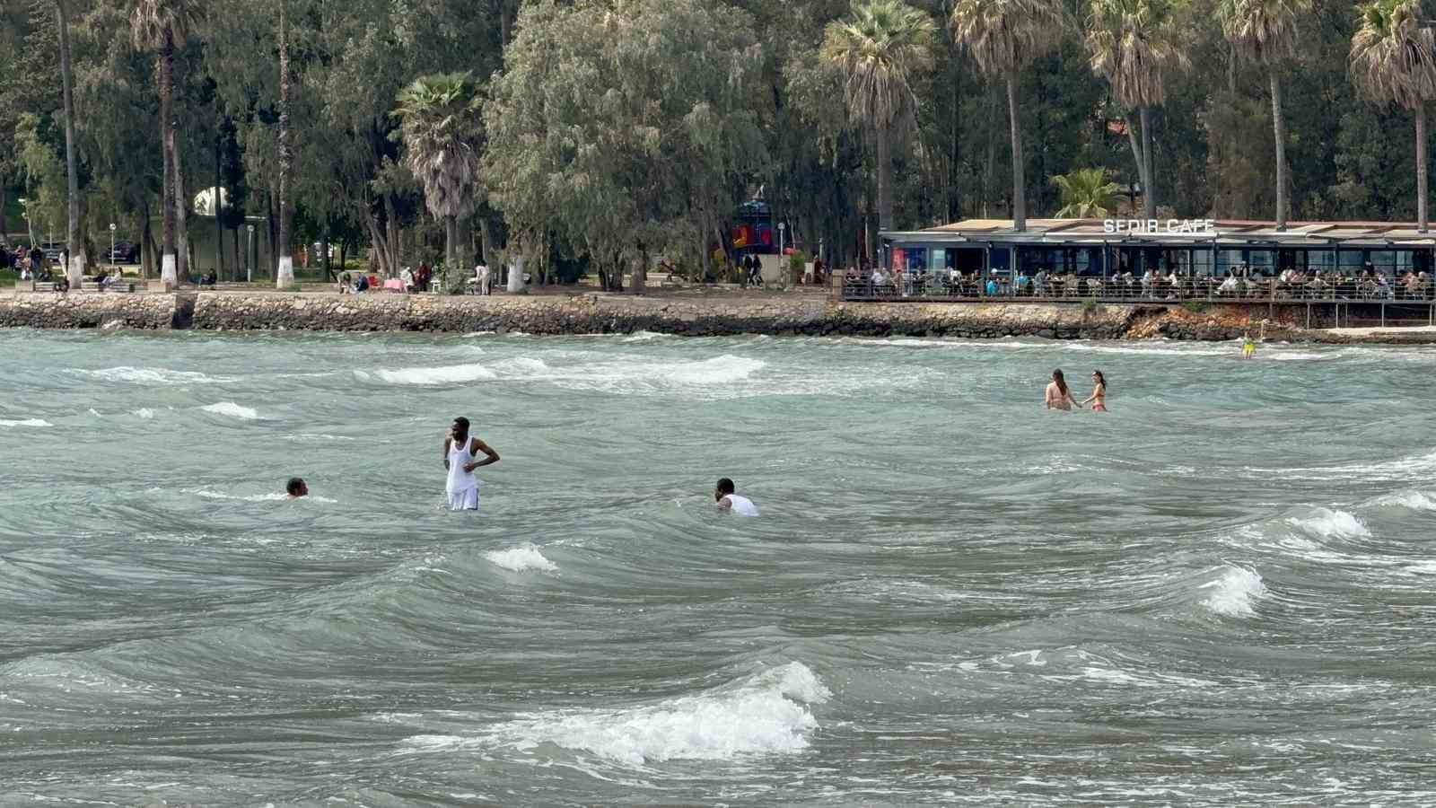 Muğla’da deniz sezonu erken açıldı
