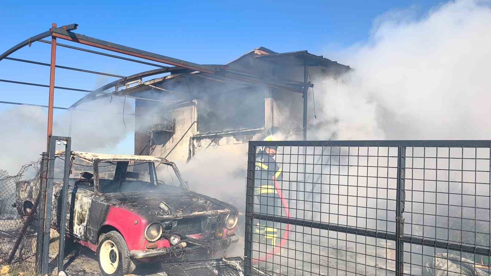 Muğla’da ev ve otomobil küle döndü
