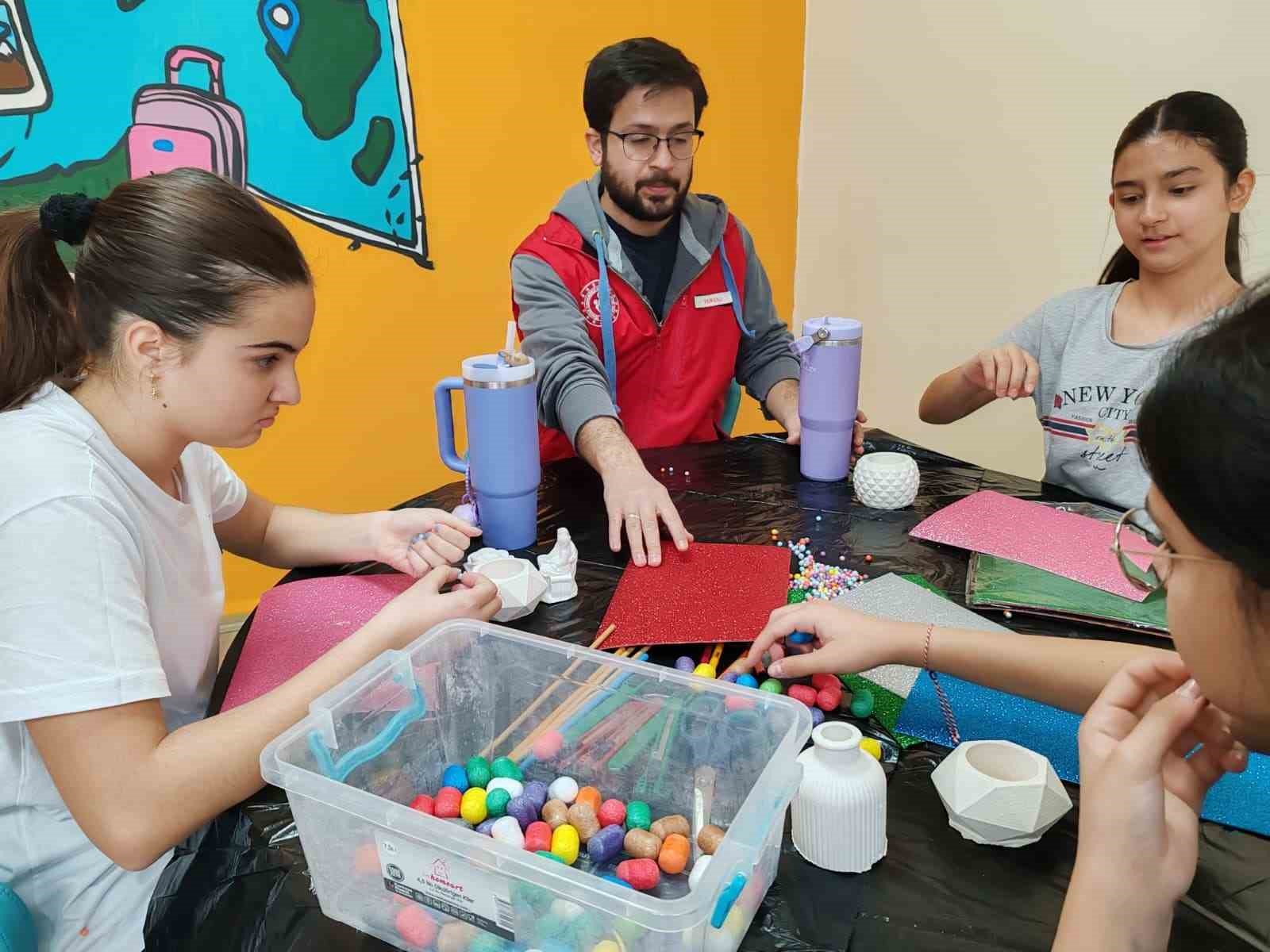 Muğla’da gençlerin "Şiddetsiz Hayal Durağı" tamamlandı
Muğla’da gençlerin "Şiddetsiz Hayal Durağı" tamamlandı