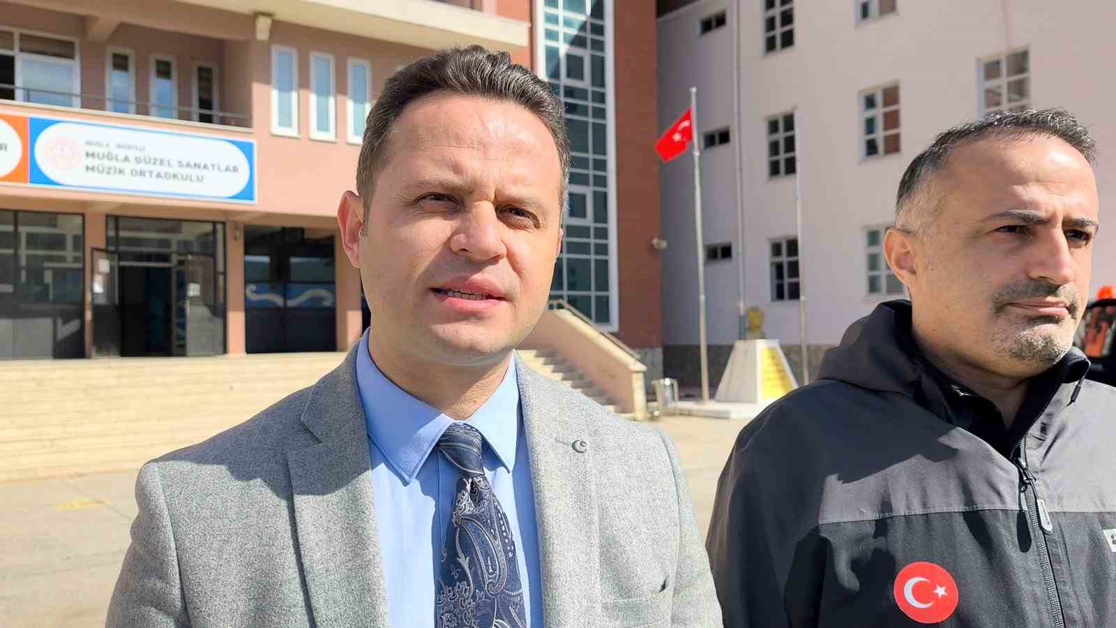 Muğla’da gerçeği aratmayan deprem tatbikatı
Muğla’da gerçeği aratmayan deprem tatbikatı