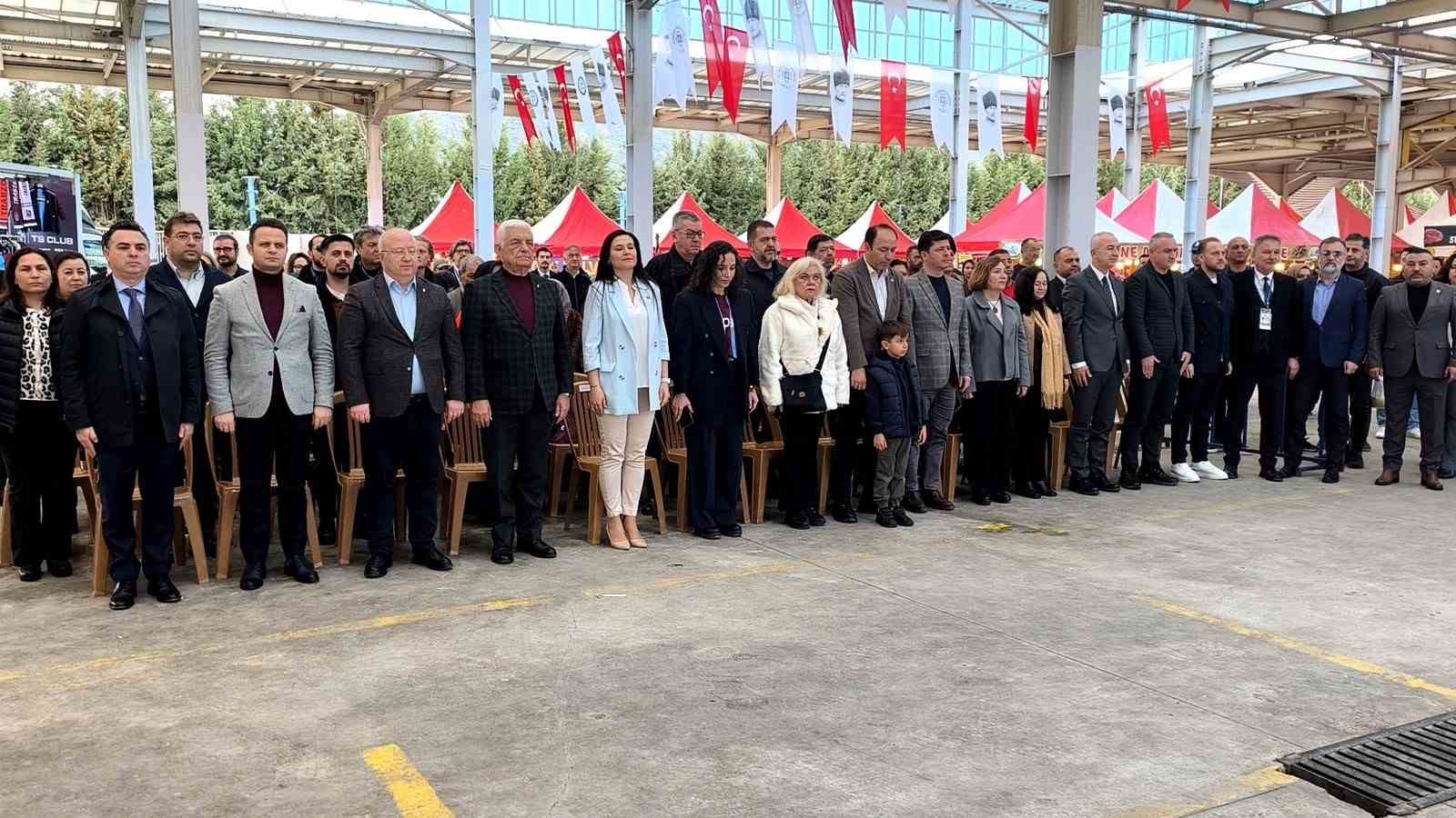 Muğla’da Karadeniz rüzgarı: 5 ton hamsi ikram edildi
