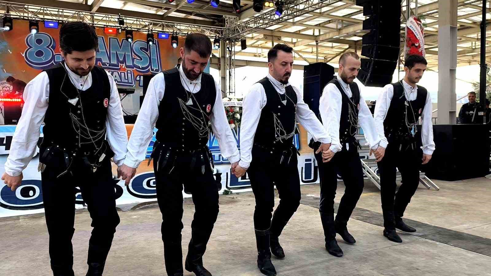 Muğla’da Karadeniz rüzgarı: 5 ton hamsi ikram edildi
