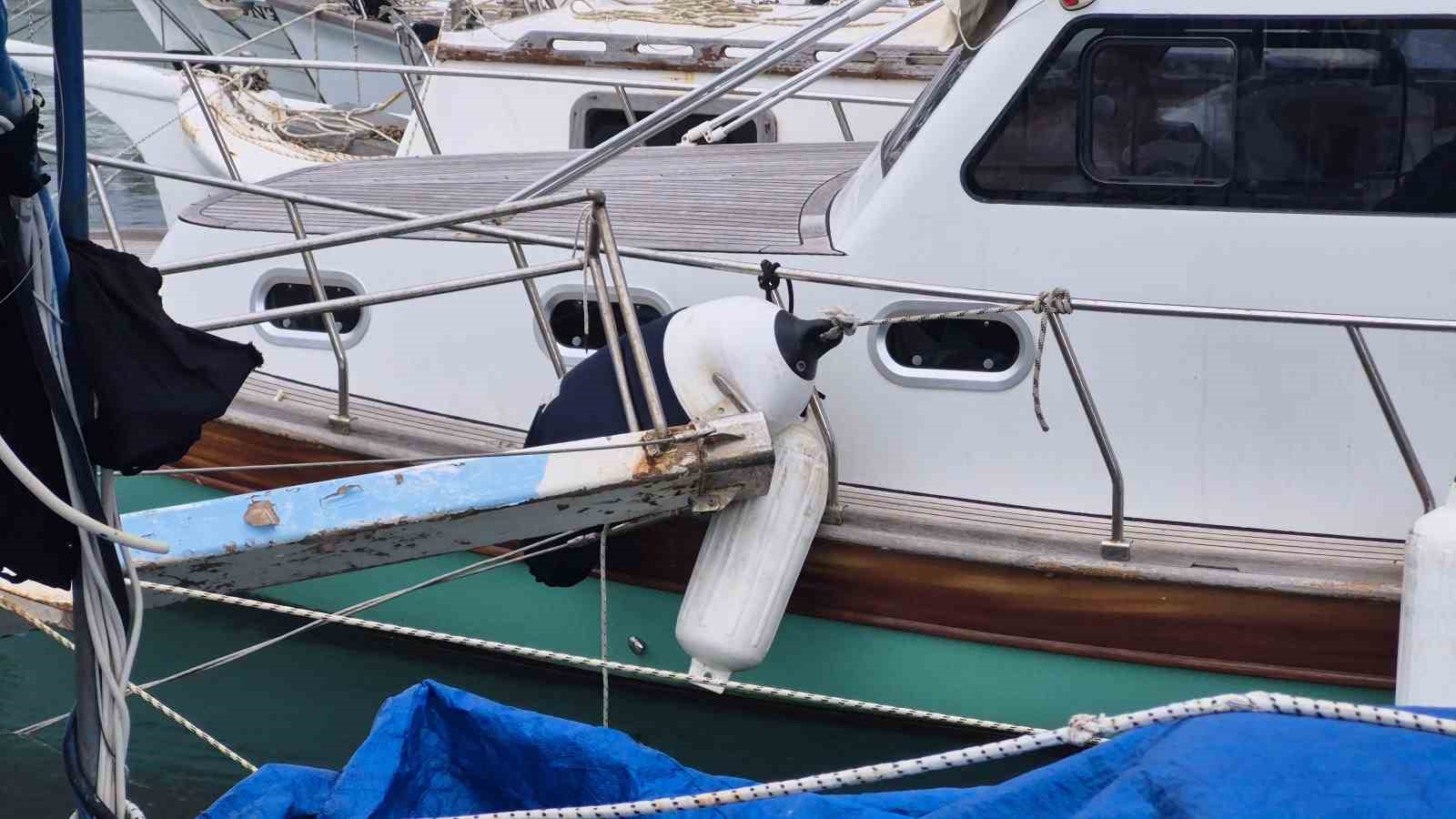 Muğla’da kuvvetli rüzgar tekne batırdı
