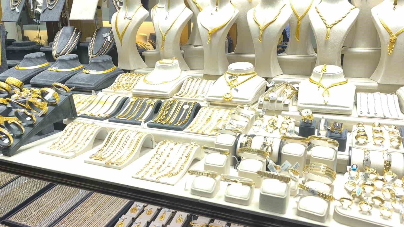 Muğla’da kuyumcularda çeyrek altın tükendi
