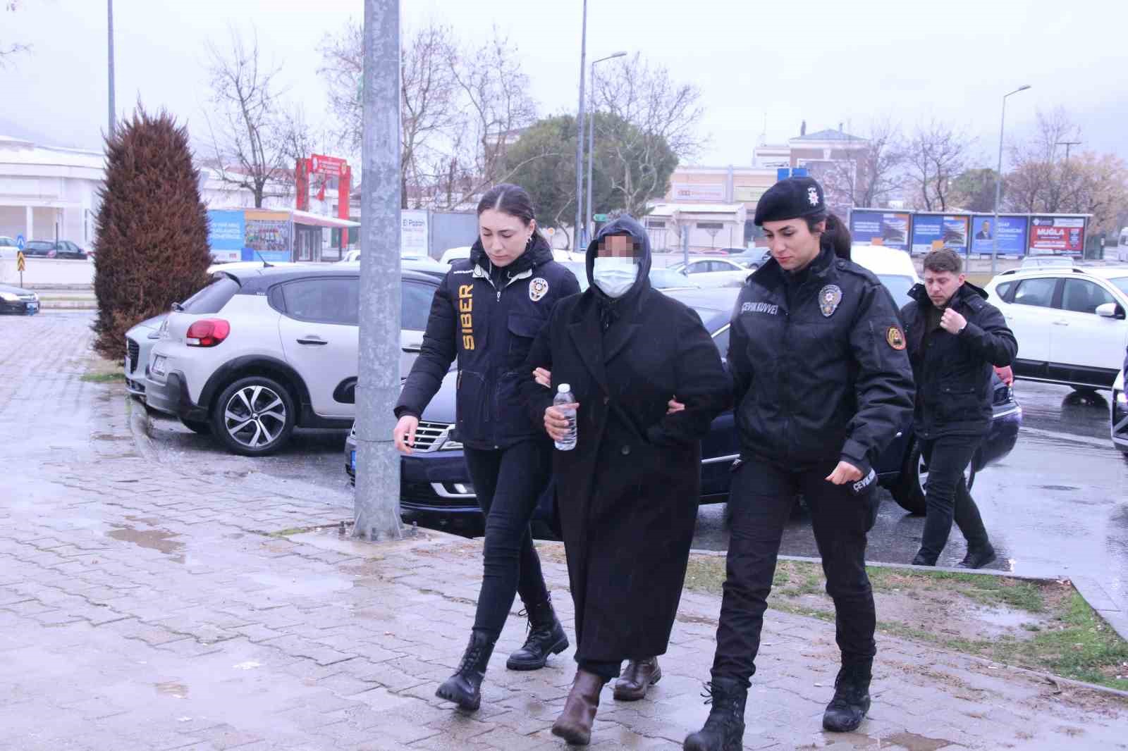 Muğla’da sahte hesap üzerinden  ‘Devlet Büyüklerine Hakaret’ şüphelileri adliyeye sevk edildi
