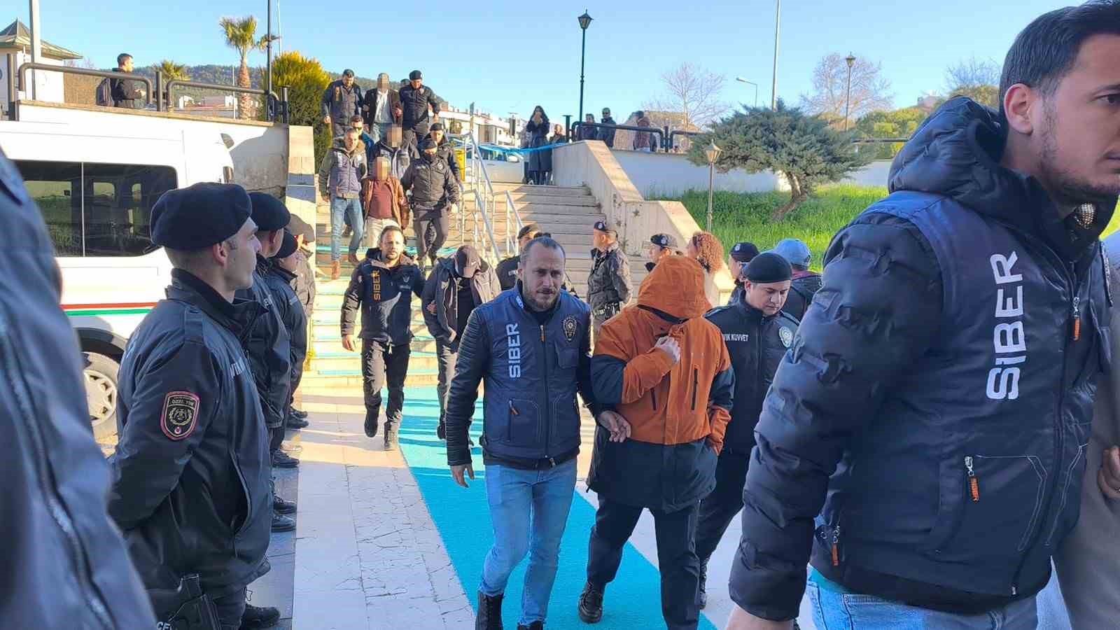 Muğla’da sahte sosyal medya operasyonu: 8 şüpheli adliyeye sevk edildi
