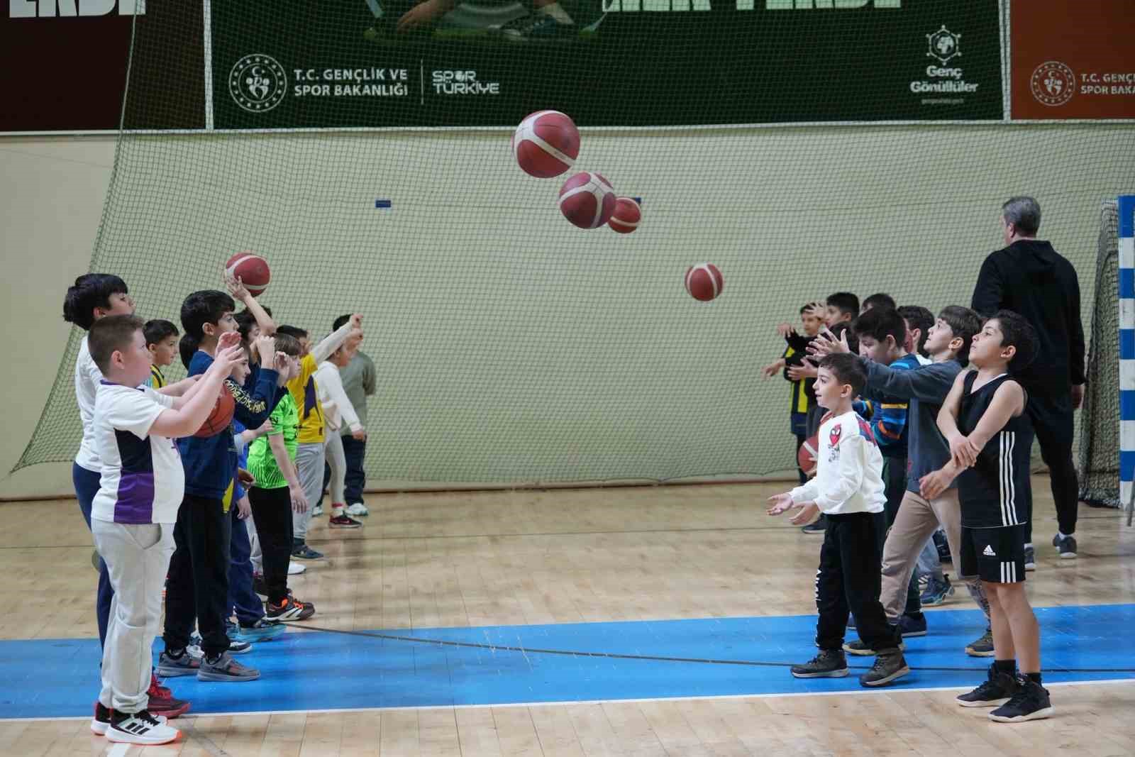 Muğla’da sporun kalbi GSB tesislerinde atıyor
