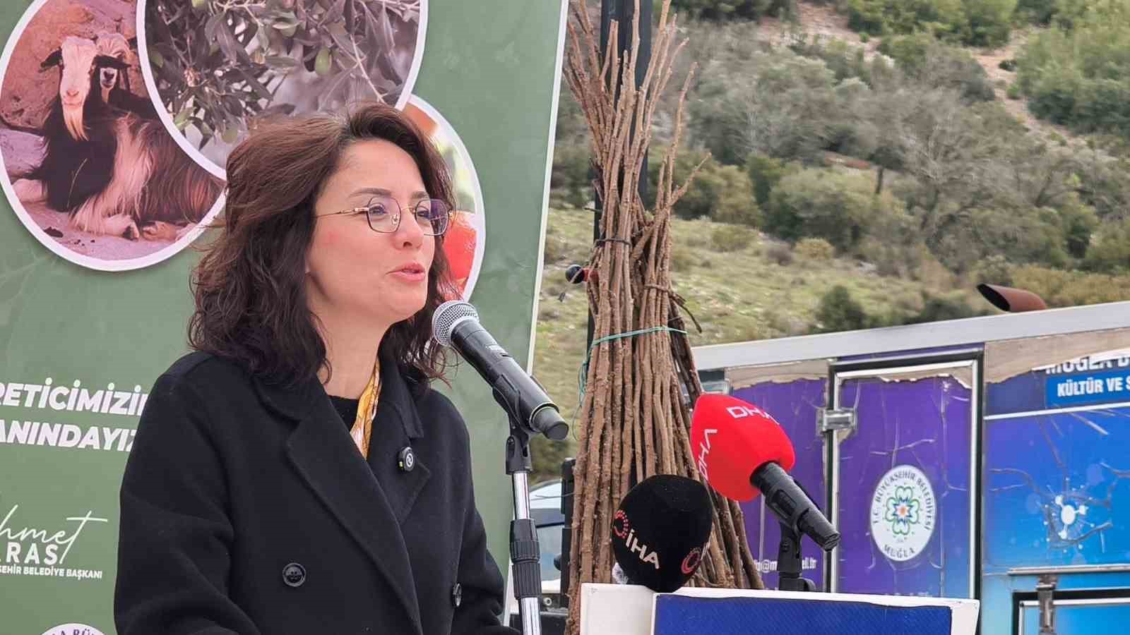 Muğla’da toprak gelecekle buluşuyor: "50 bin fidan üreticiye teslim edildi"
