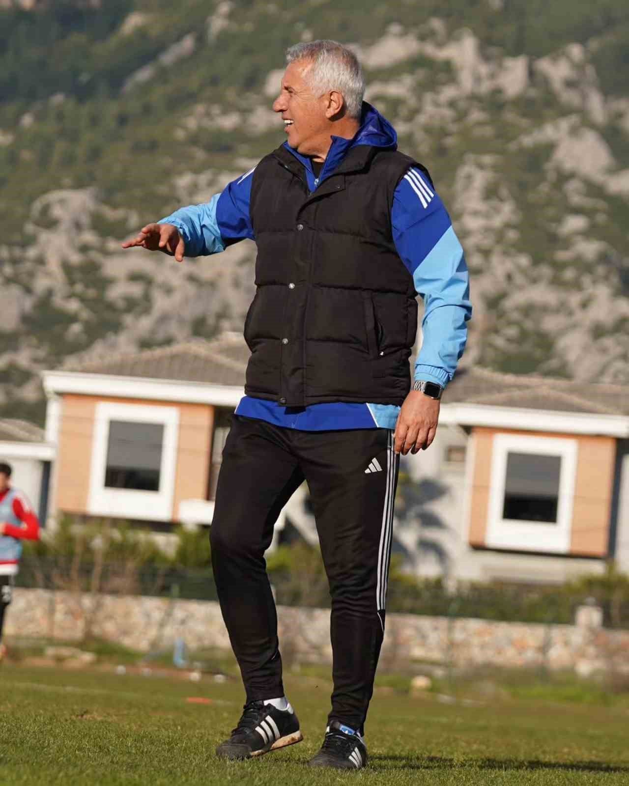 Muğlaspor hazırlık kampı için Antalya’da
