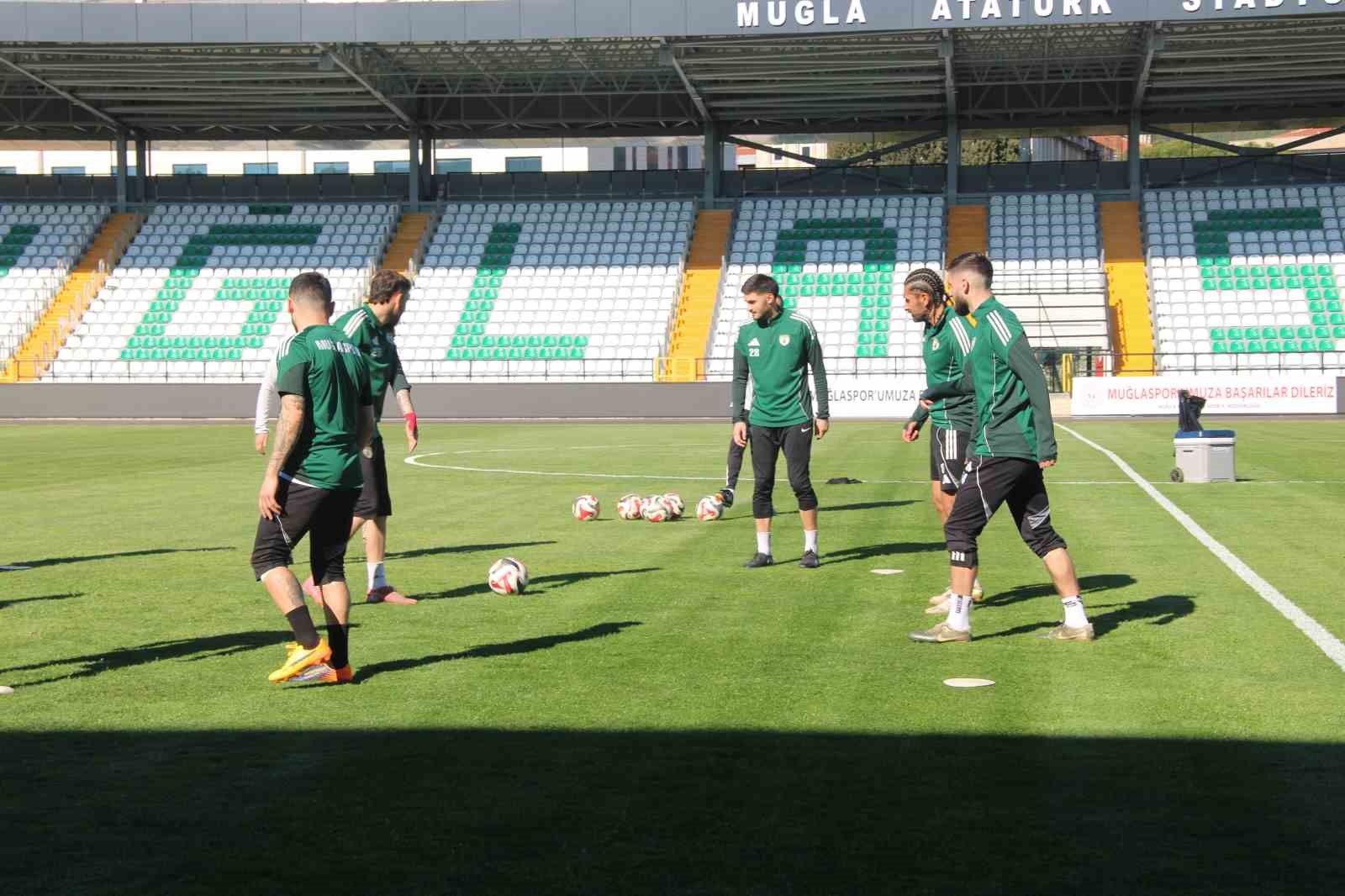 Muğlaspor Teknik Direktörü Sarıgül: "Özlediğimiz oyunla bu şehre şampiyonluğu getireceğiz"
