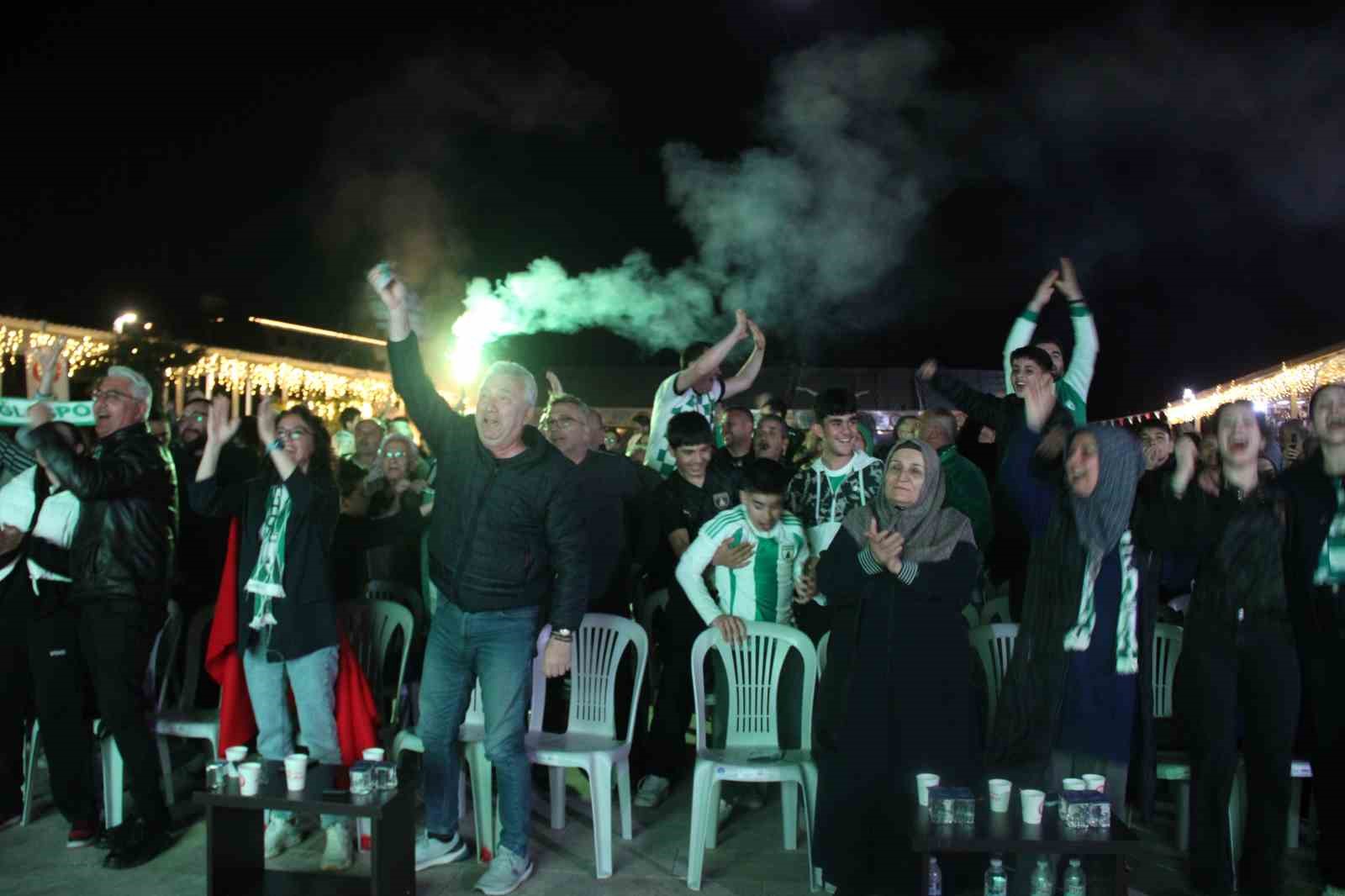 Muğlaspor’un zaferi geceyi bayrama çevirdi
