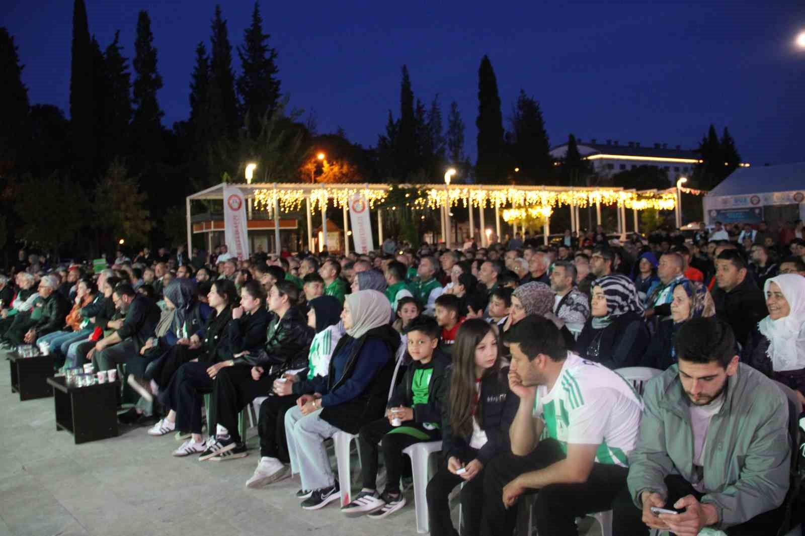 Muğlaspor’un zaferi geceyi bayrama çevirdi
