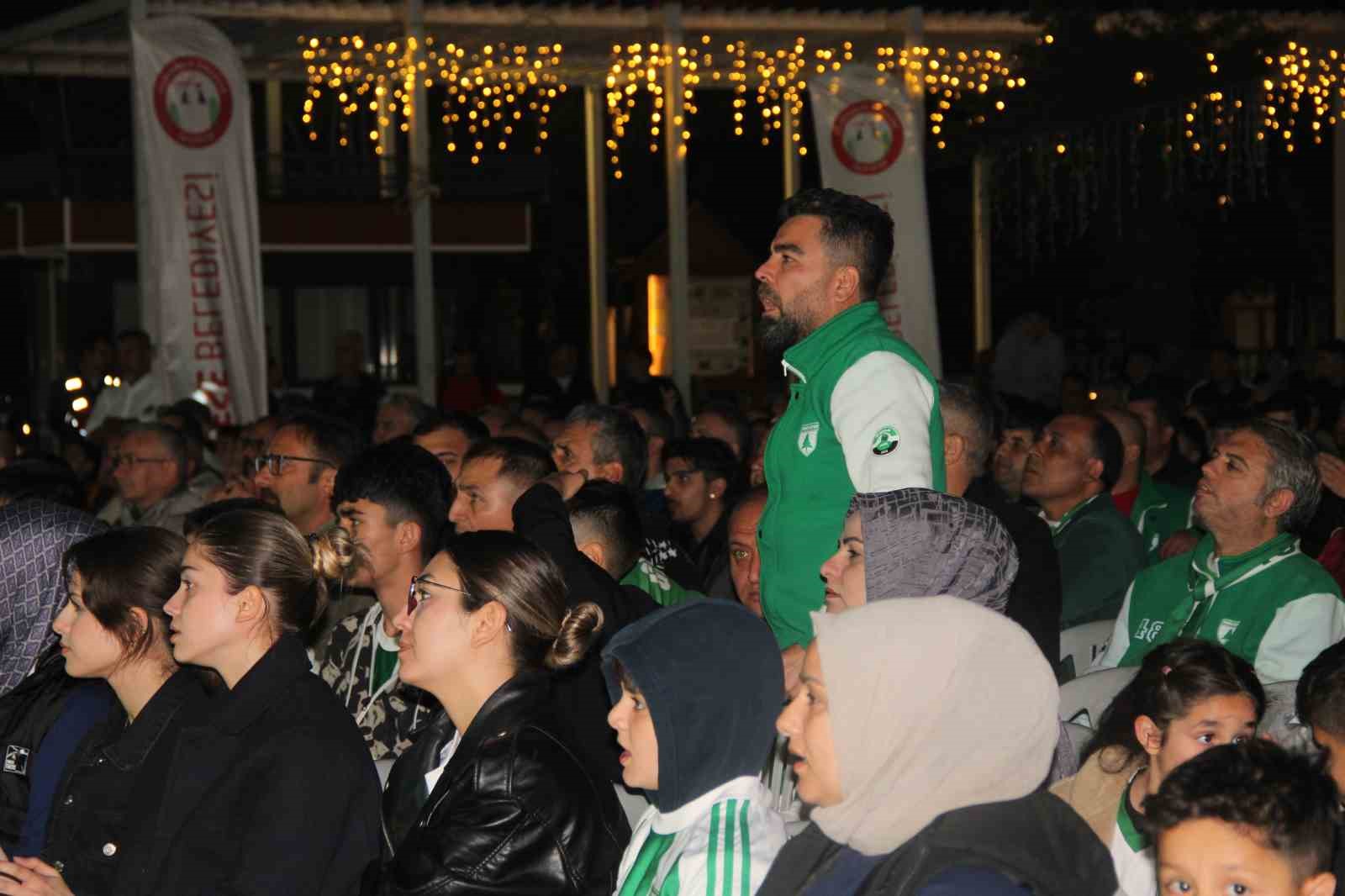 Muğlaspor’un zaferi geceyi bayrama çevirdi
