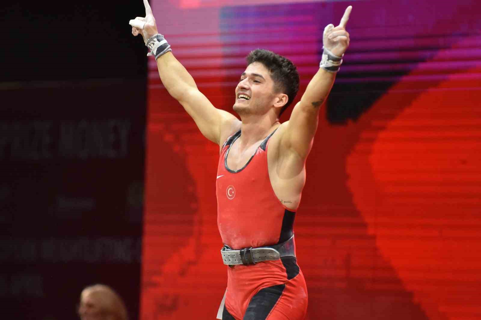 Muhammed Furkan rekorla Avrupa şampiyonu
