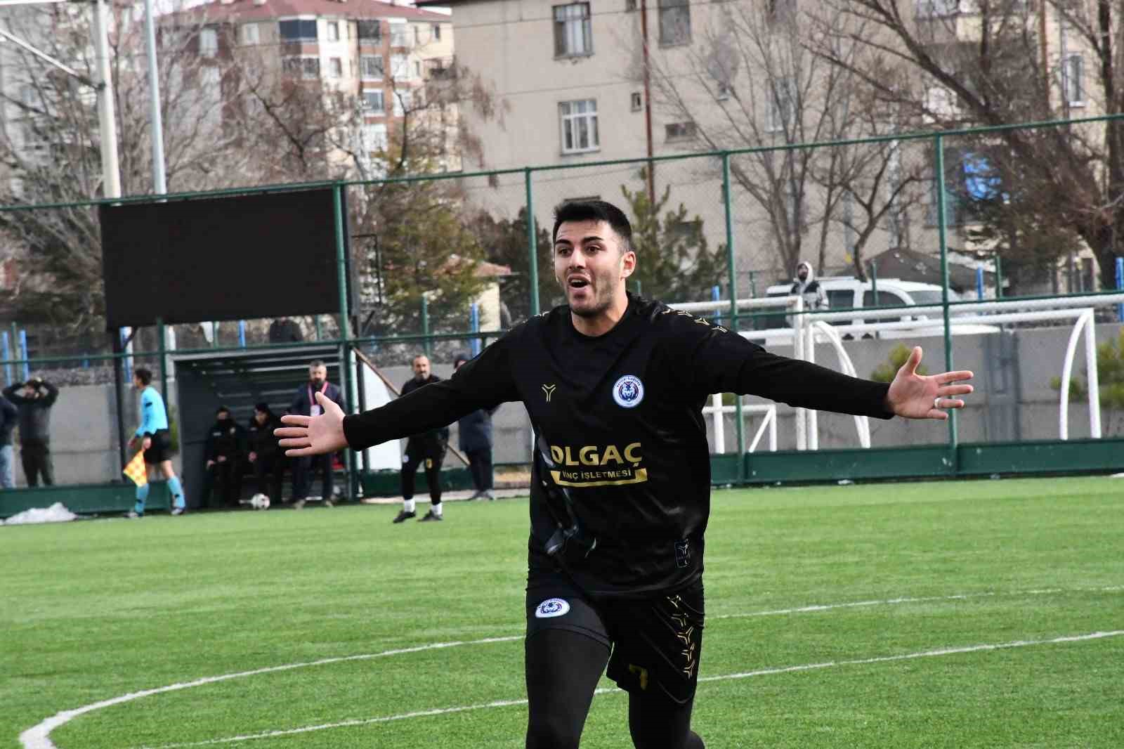 Muhammed Tolga Şahin, son 2 maçta 6 gol attı
