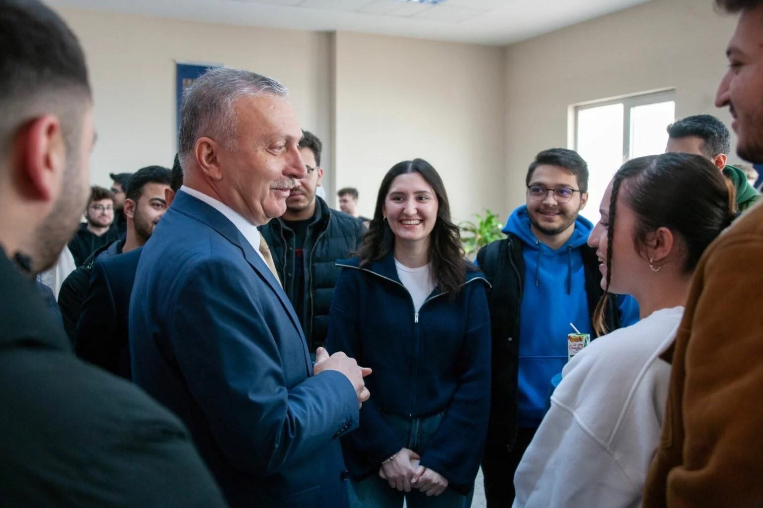 Mühendislik Mimarlık Fakültesinde rektör-öğrenci buluşması
