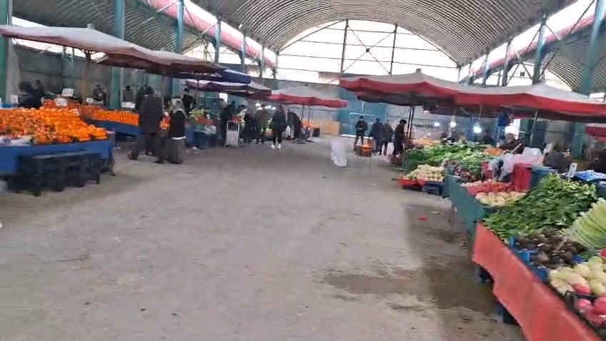 Muhtardan ‘Kapalı Pazar’ isyanı: "Pazarcı cereyandan kaçıyor, halk mağdur oluyor"
