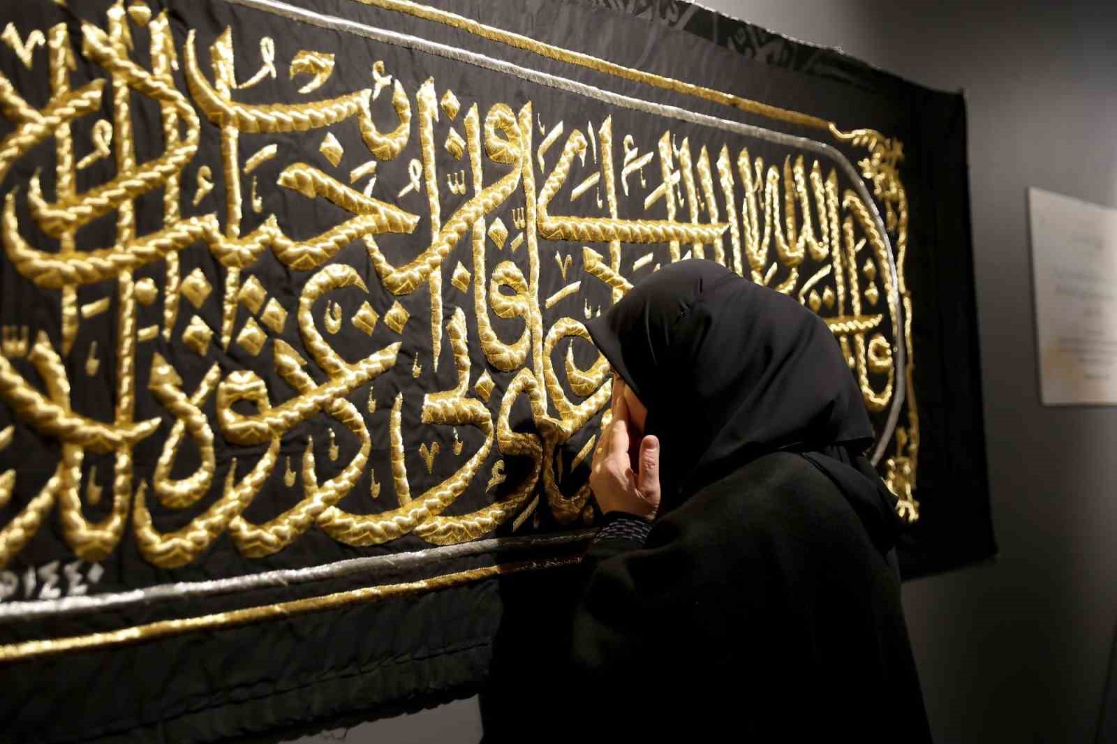 Mukaddes emanetler, Gaziantep Büyükşehir ev sahipliğinde vatandaşlarla buluşuyor
