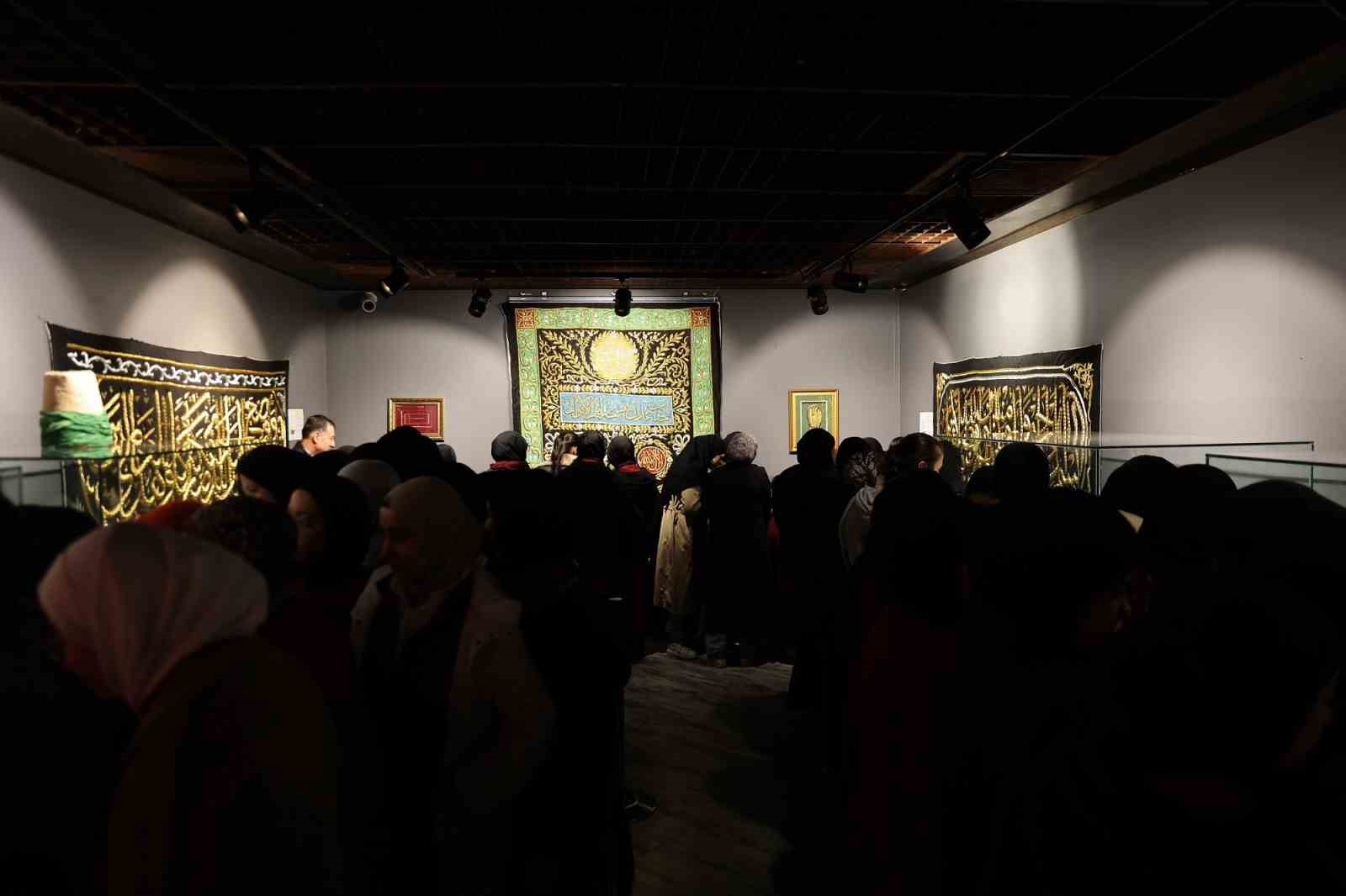 Mukaddes emanetler, Gaziantep Büyükşehir ev sahipliğinde vatandaşlarla buluşuyor
