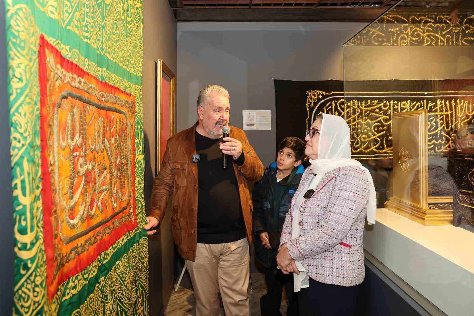 Mukaddes Emanetler Sergisi’ne yoğun ilgi
Mukaddes Emanetler Sergisi’ne yoğun ilgi