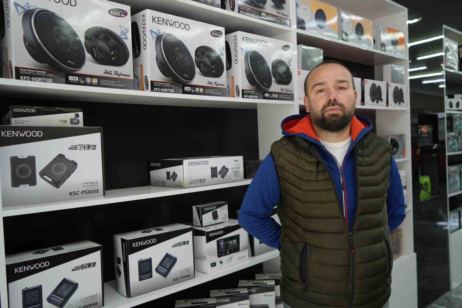 Multimedya ekran işleri düşürdü, APP plaka ise artırdı
