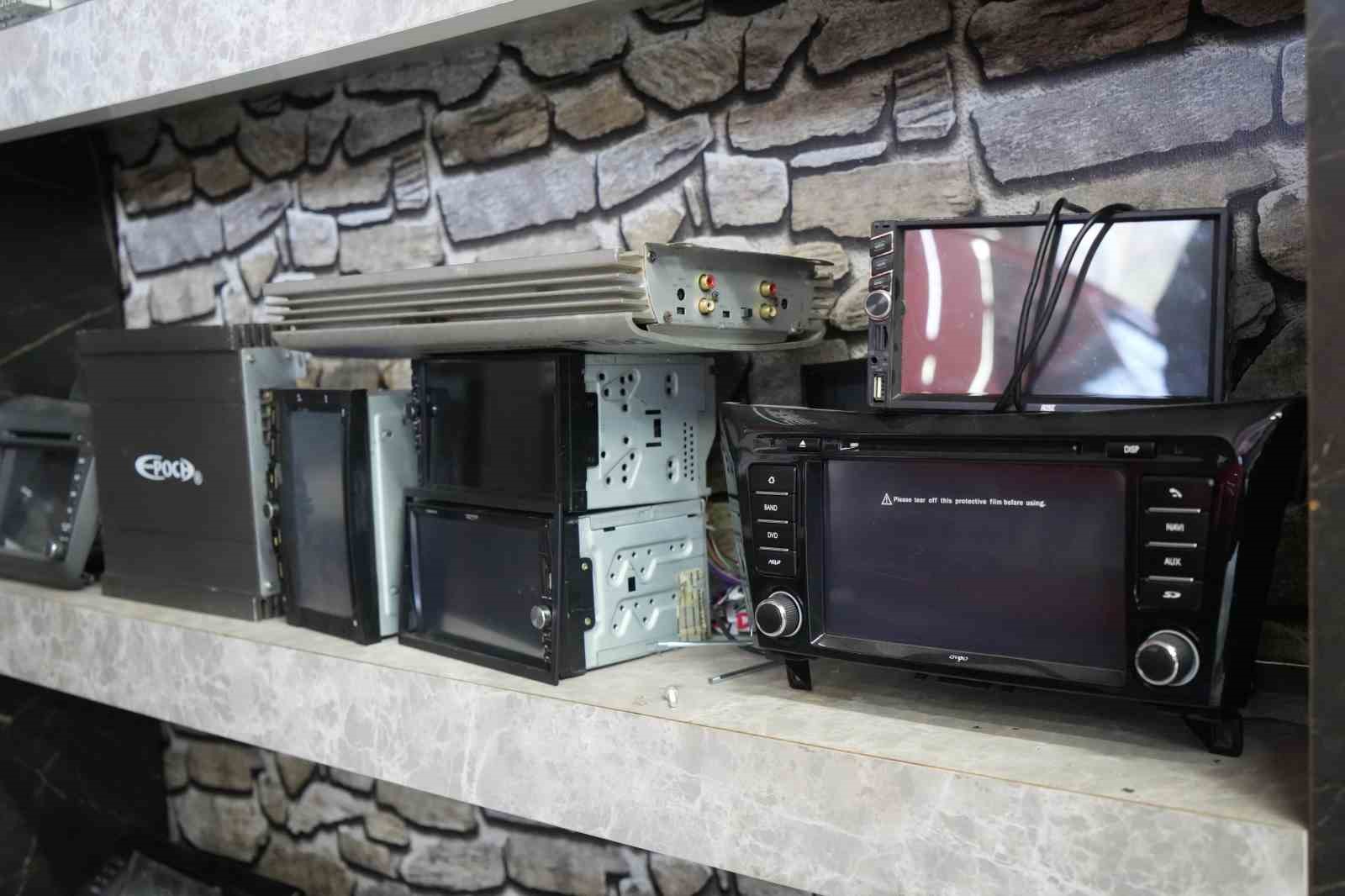 Multimedya ekran işleri düşürdü, APP plaka ise artırdı
