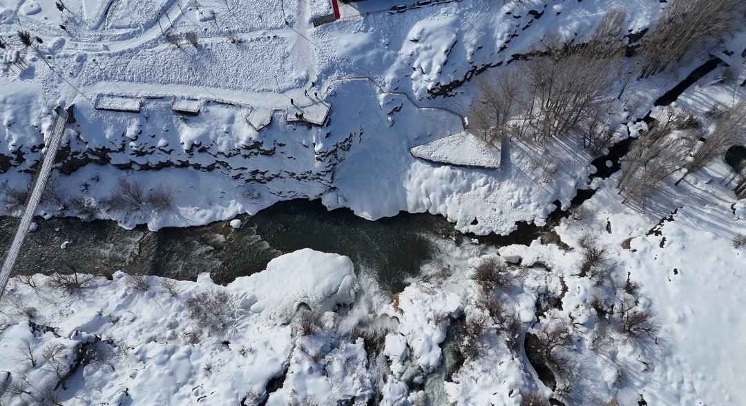 Muradiye Şelalesi beyaz gelinliğini giydi
