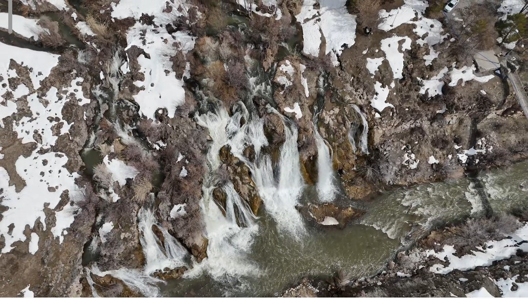 Muradiye Şelalesi mevsimlerin ötesinde bir güzellik
