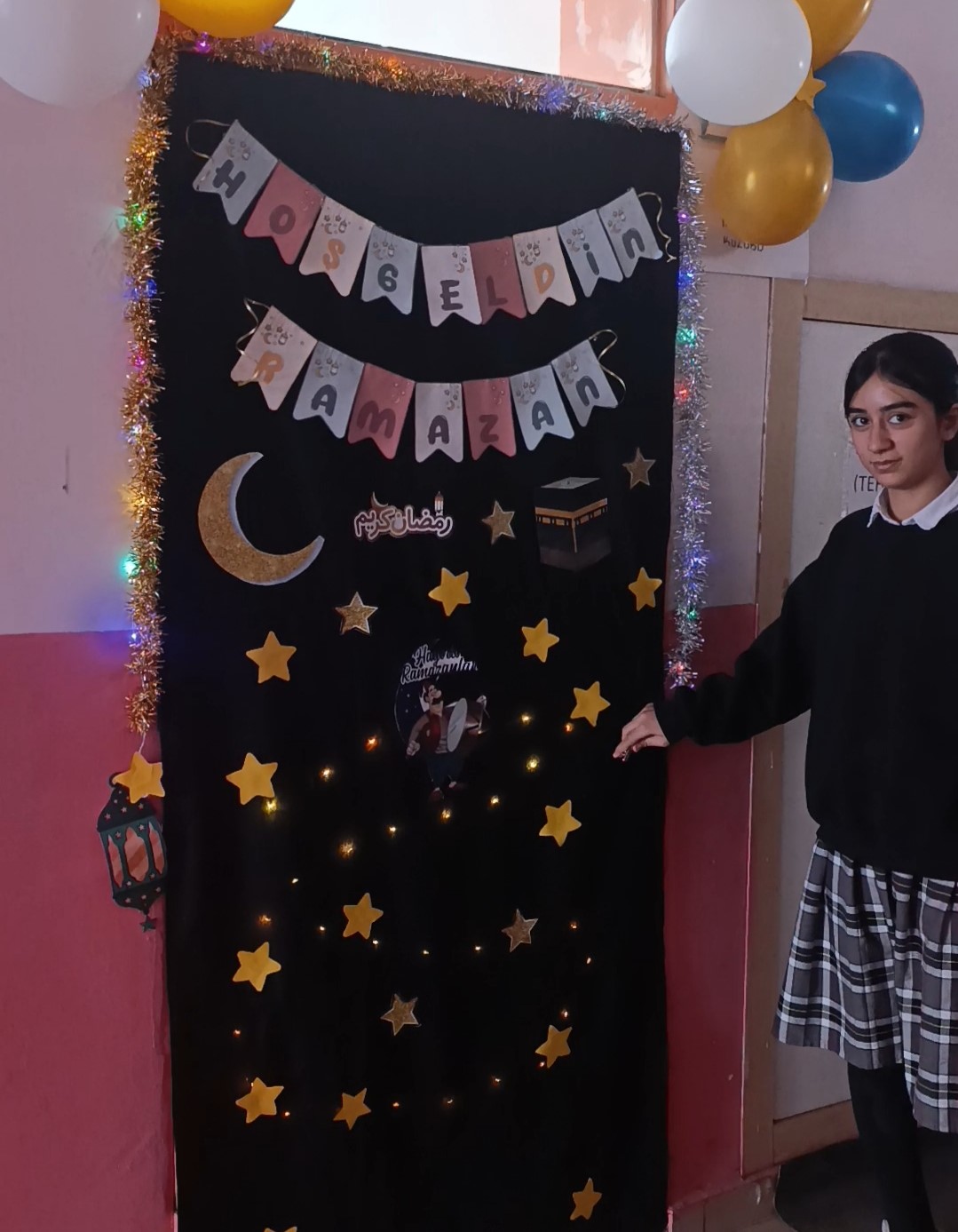 Muradiye’de Ramazan coşkusu kapılara yansıdı
Muradiye’de Ramazan coşkusu kapılara yansıdı