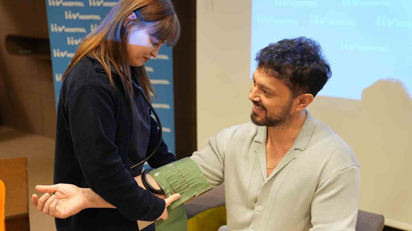 Murat Boz ‘kalp’ten mesaj verdi
