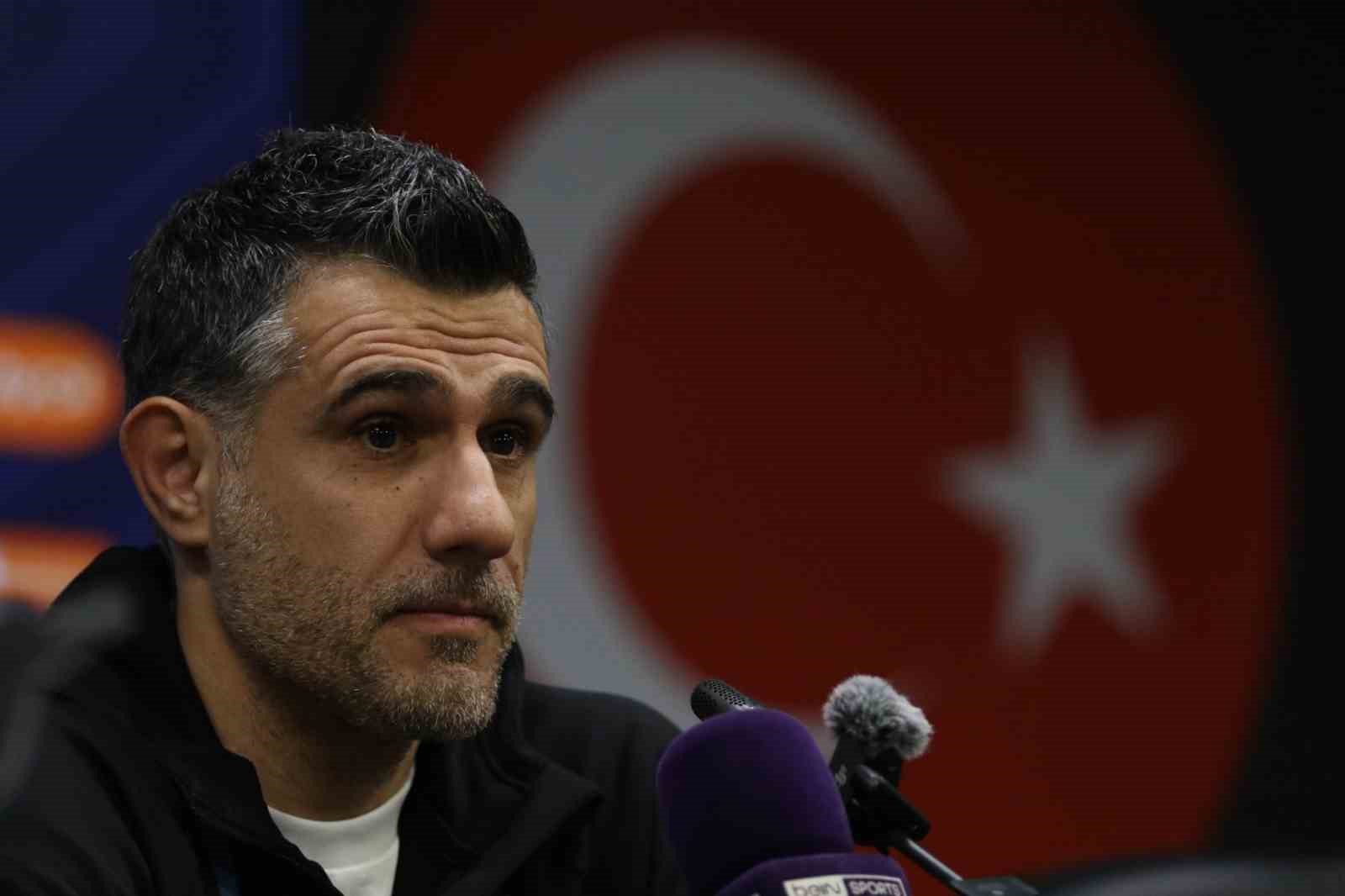 Murat Kaytaz: "Rakip seçecek durumda değiliz. Kazanmaya devam edeceğiz"
Murat Kaytaz: "Rakip seçecek durumda değiliz. Kazanmaya devam edeceğiz"