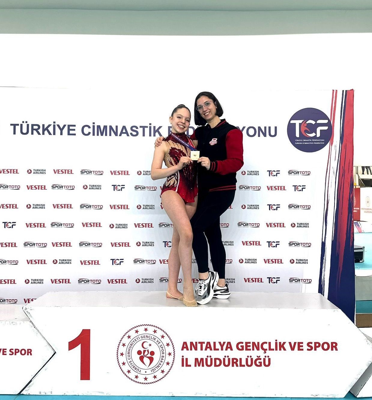 Muratpaşa, cimnastikte Türkiye şampiyonu
